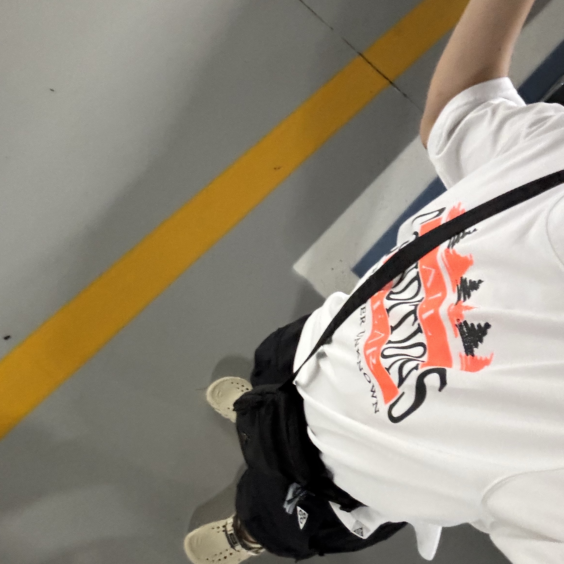 Nike ACG Smith Summit Cargo Pants Black - Asia, Nike ACG Dri-Fit T-Shirt Summit White - Asia 착용 스타일