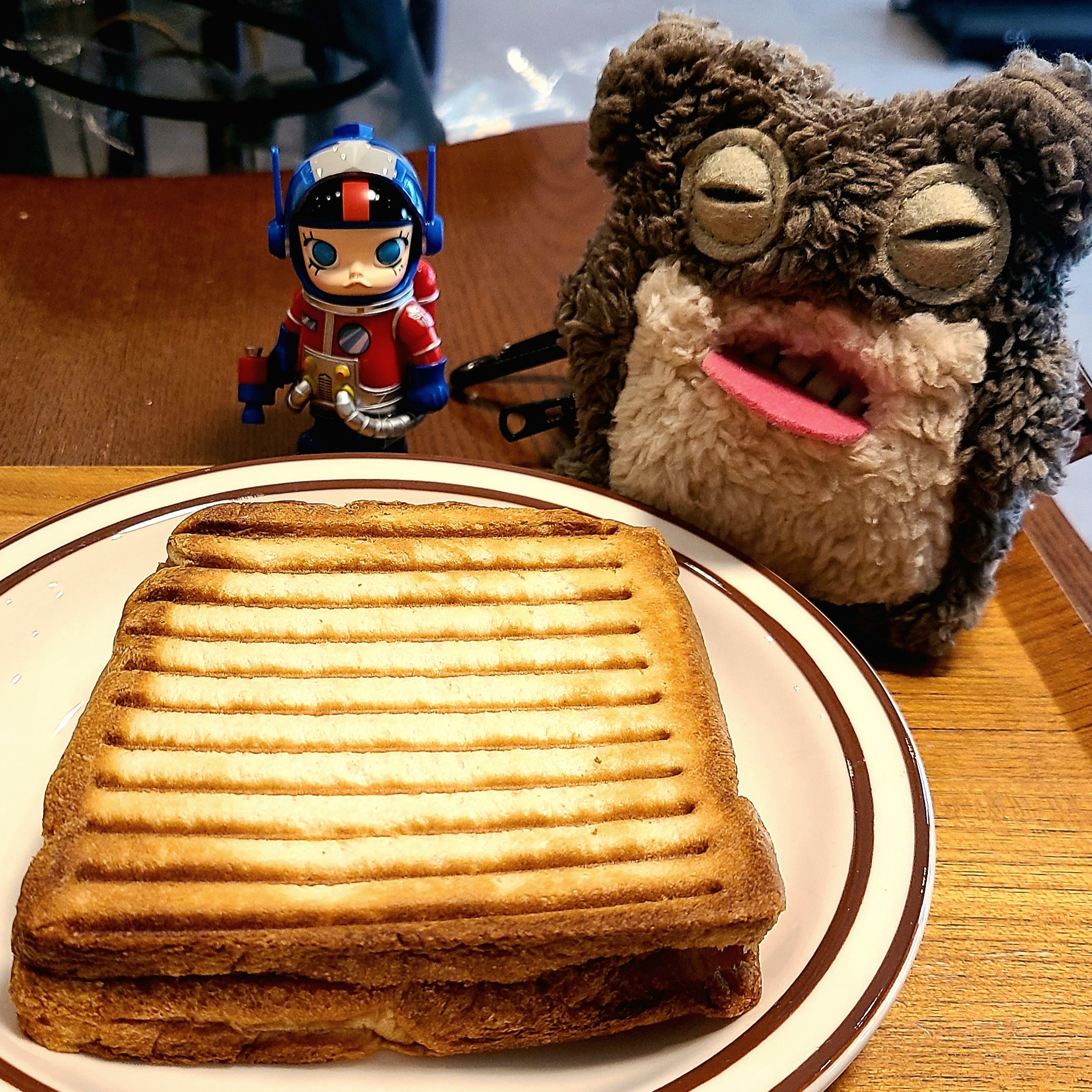 Fuggler Square Bear Keyring Brown, Pop Mart Mega Space Molly 100% Series4 Optimus Prime (Opened Case) 착용 스타일