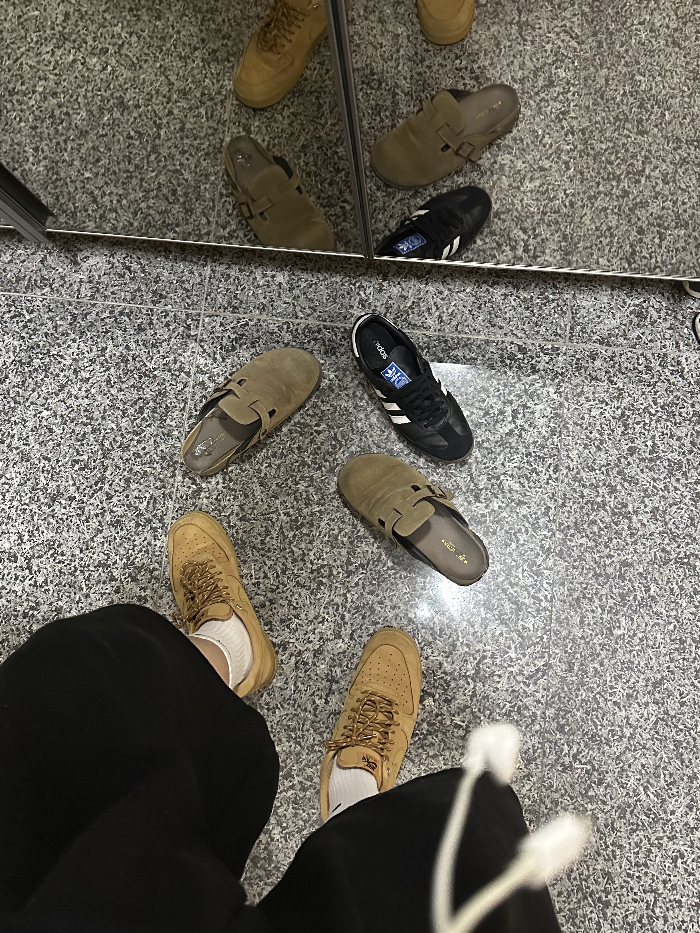 Nike Air Force 1 '07 WB Flax, Adidas Samba OG Black White Gum 착용 스타일