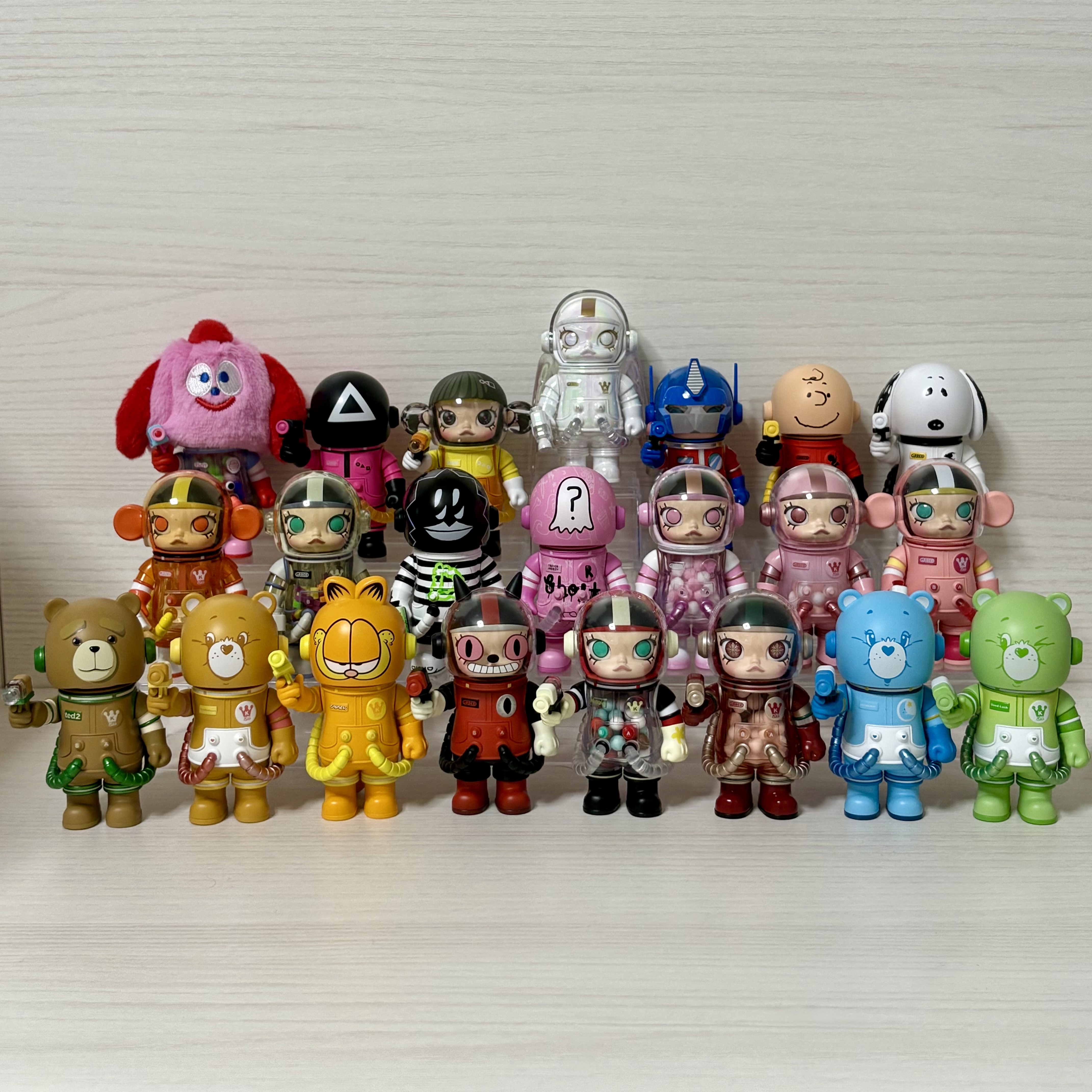 Pop Mart Mega Space Molly 100% Series4 Sealed Case (9 Blind Boxes), Pop Mart Mega Space Molly Series 3 Sealed Case 100% (9 Blind Boxes) 착용 스타일