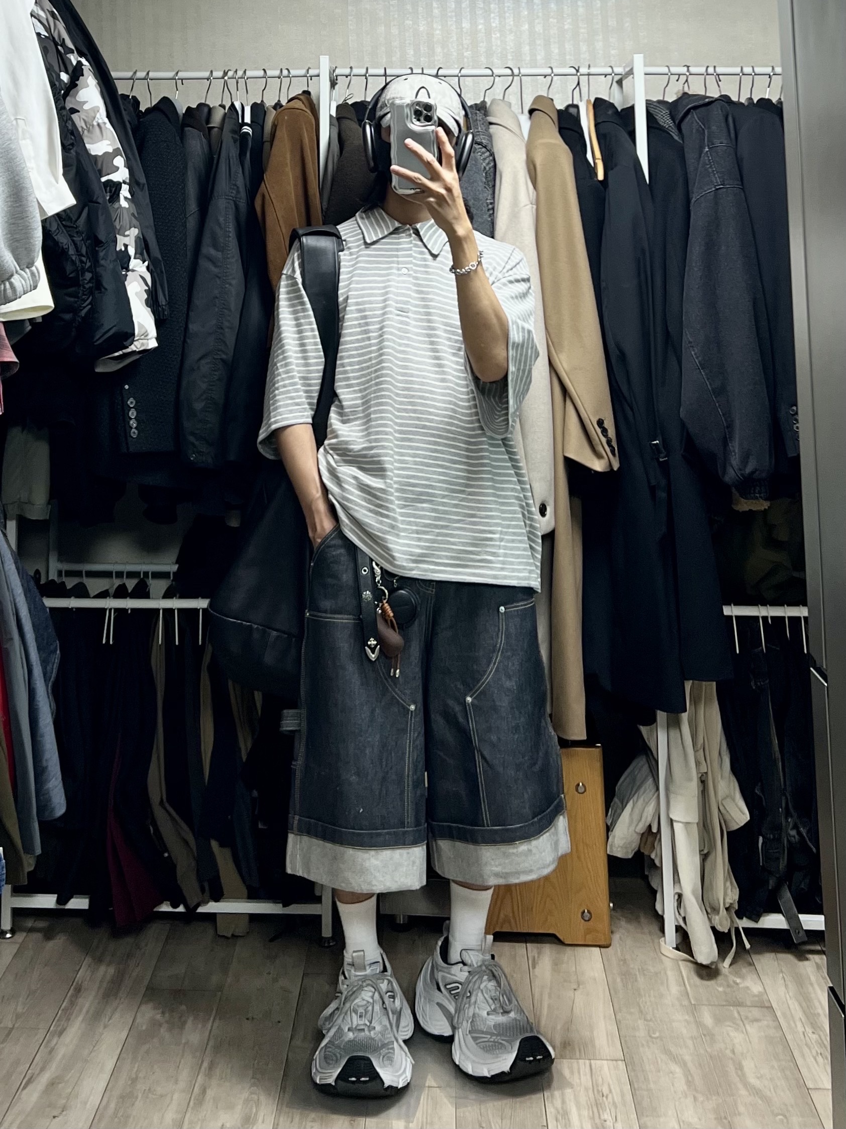 Kamien Stripe Polo T-Shirt Gray, GRAILZ x KOIN SEOUL Carpenter Bermuda Denim Pants Indigo 착용 스타일