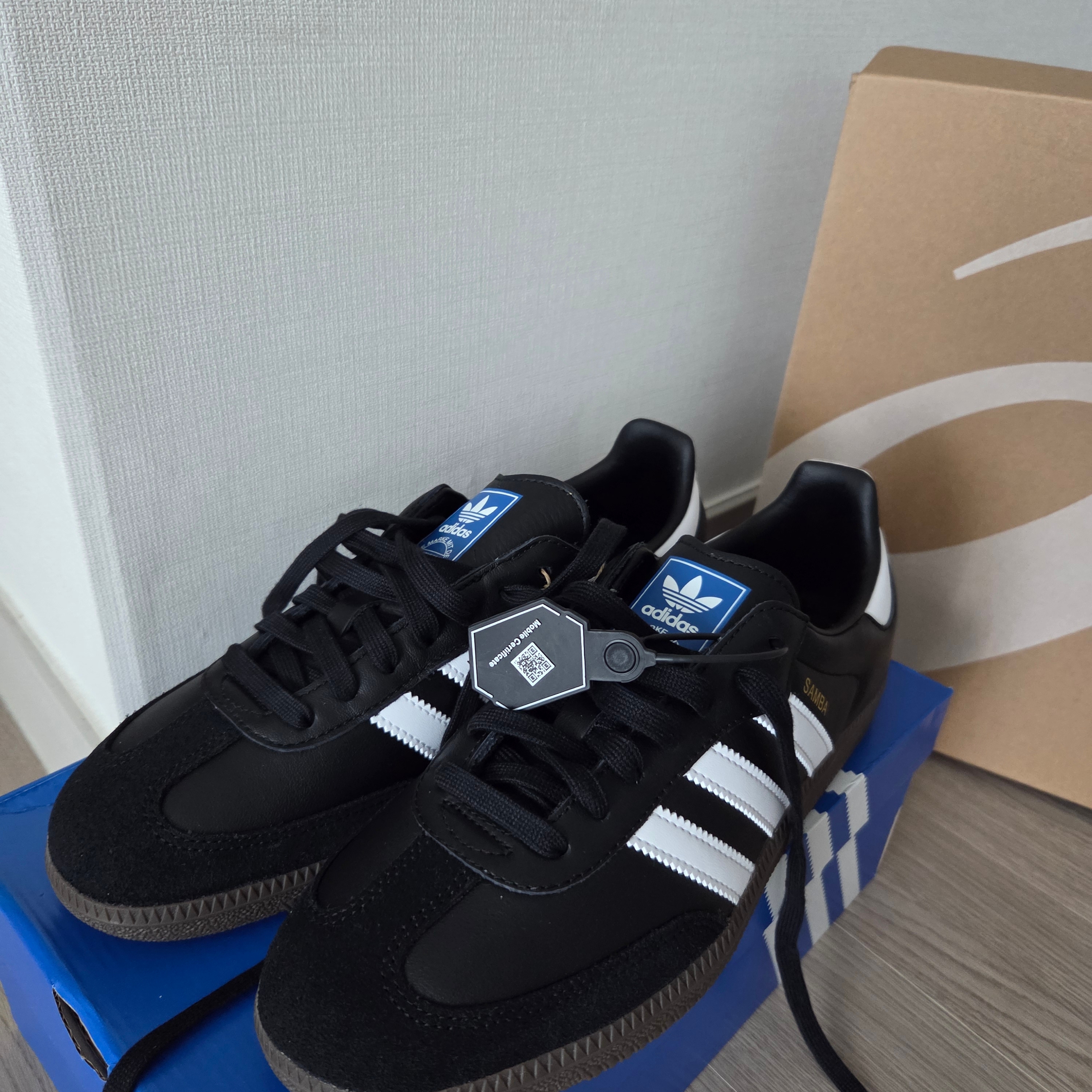 Adidas Samba OG Black White Gum 착용 스타일