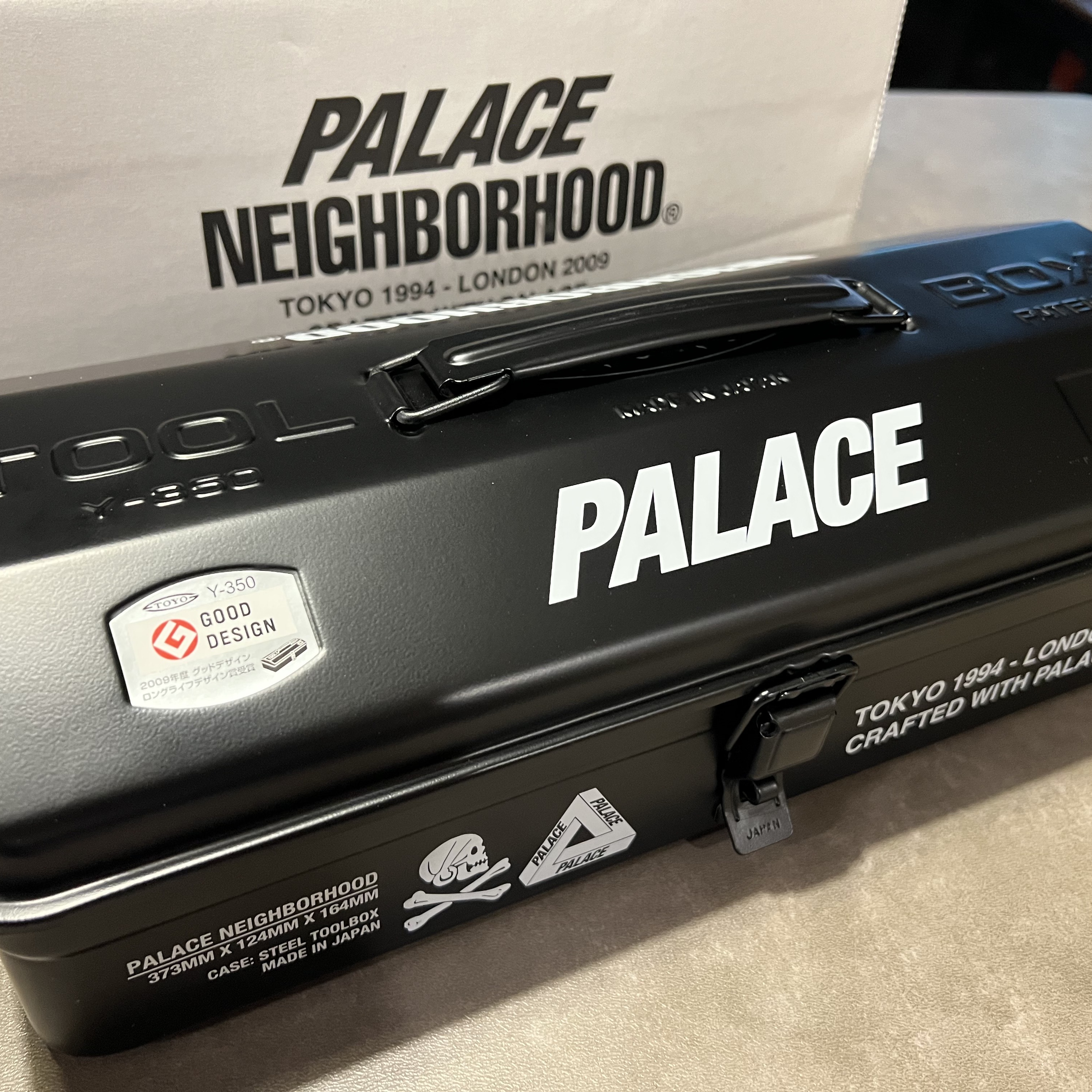 Palace x Neighborhood Toyo Steel Tool Box Black - 25FW 착용 스타일 - 2