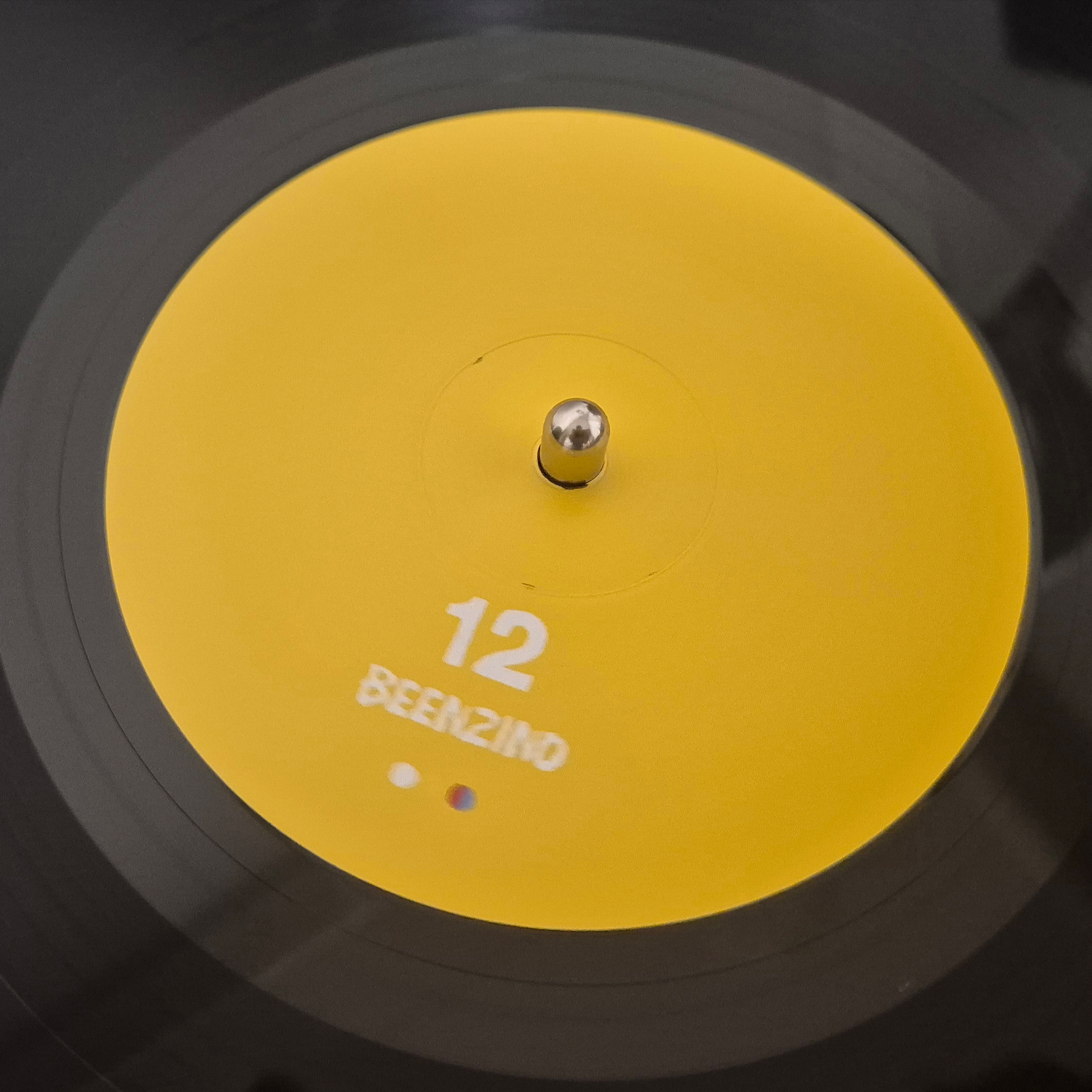 Beenzino 12 LP Black 착용 스타일