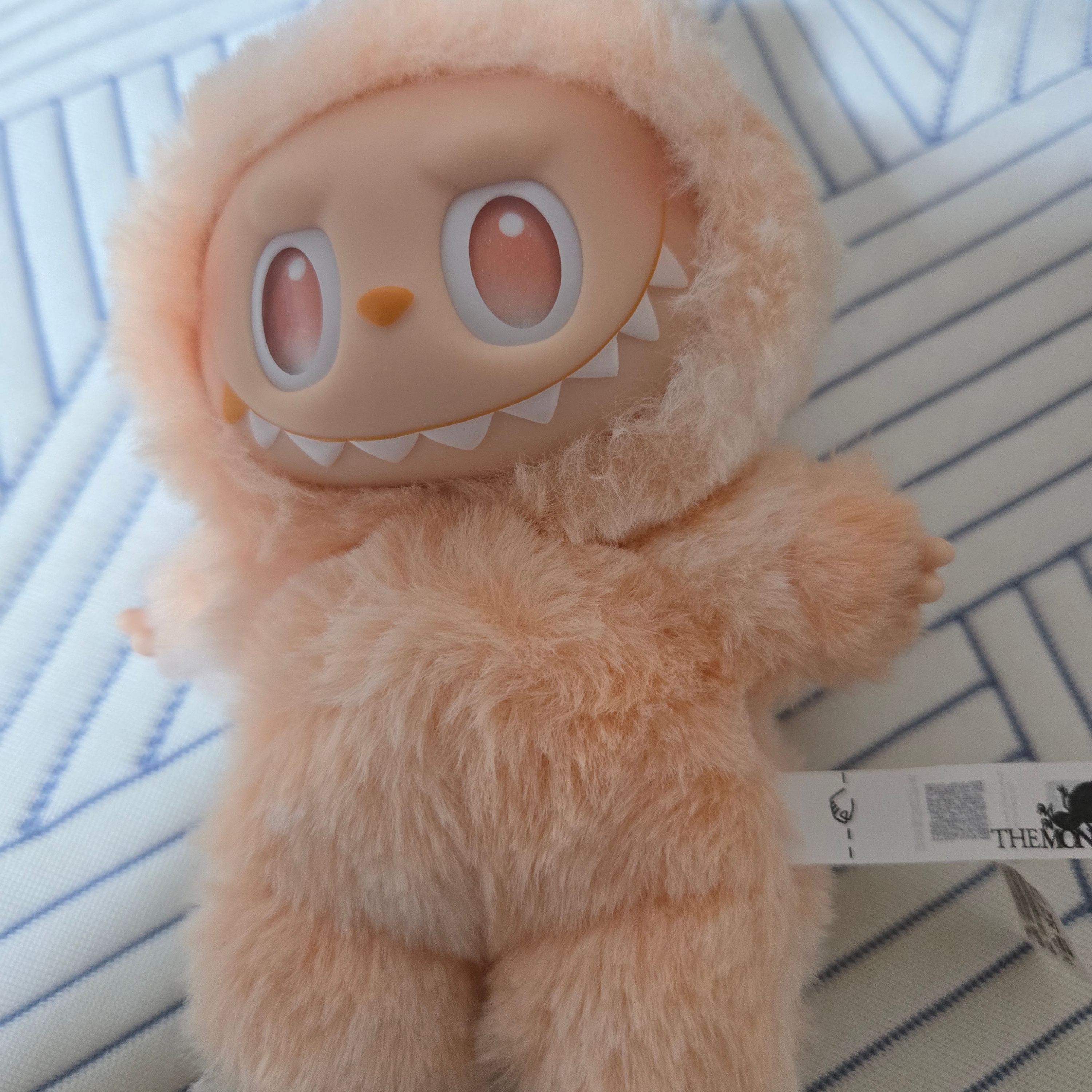 Pop Mart The Monsters Checkmate Series Plush Keyring 착용 스타일 - 1