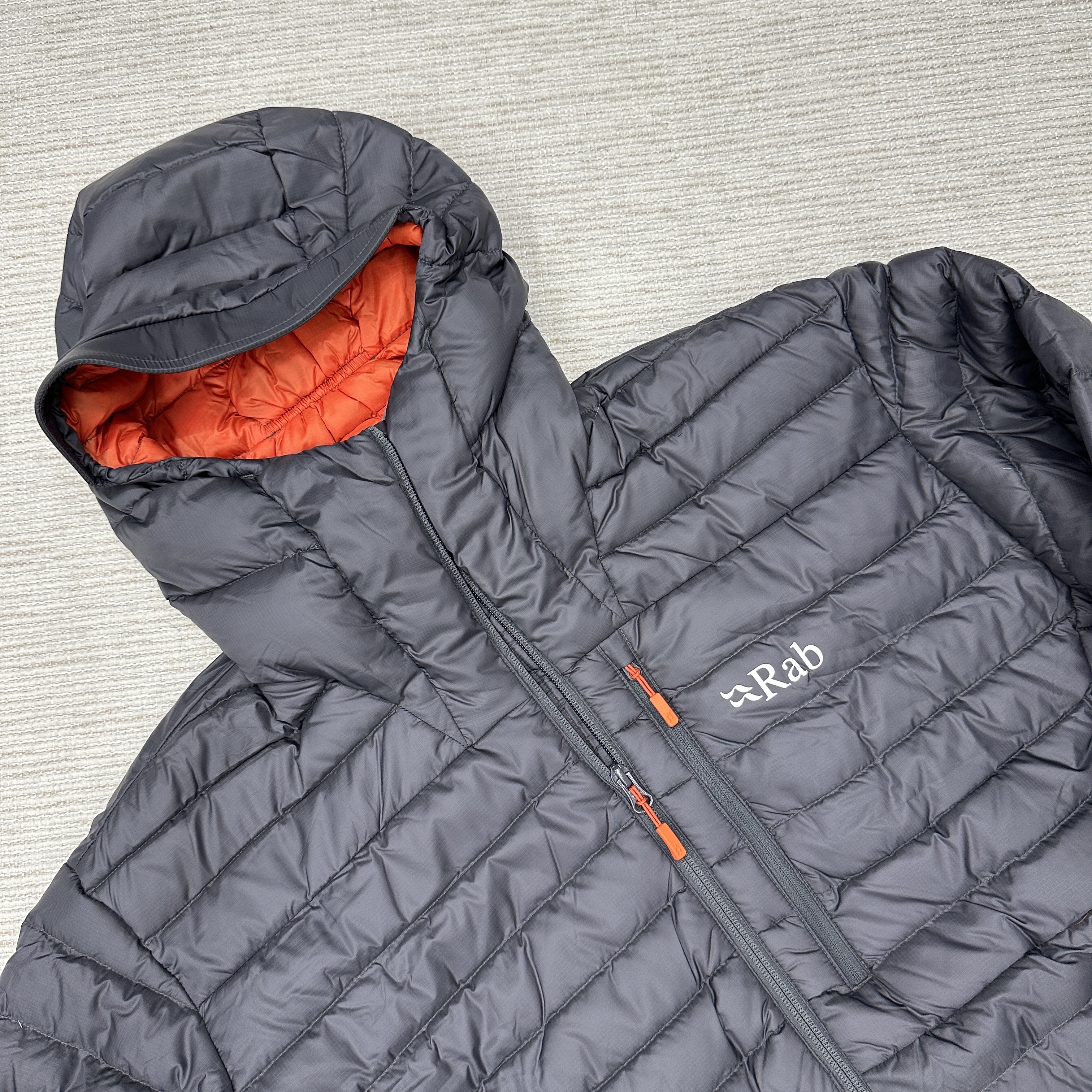Rab Microlight Alpine Jacket Graphene 착용 스타일 - 2