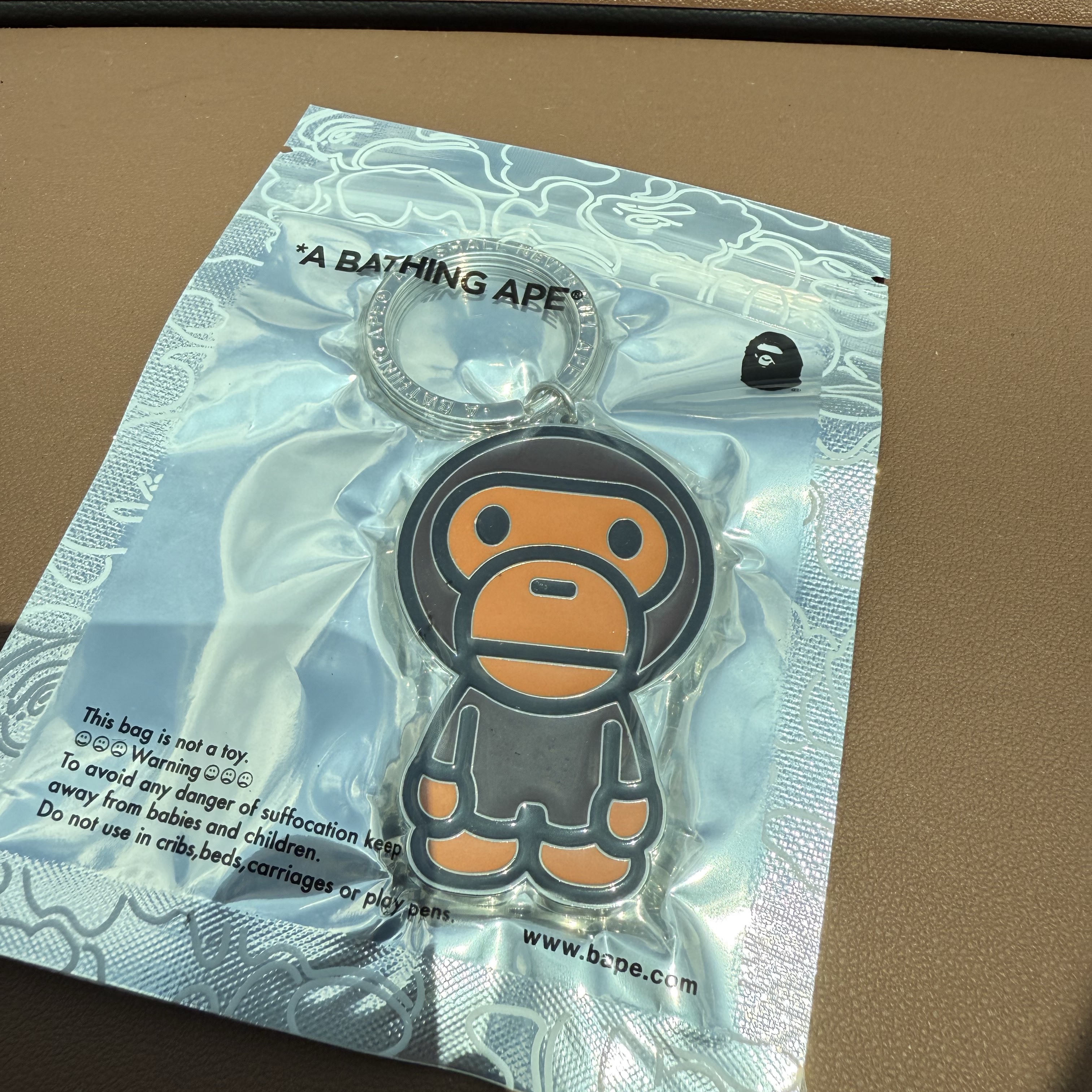 BAPE Baby Milo Metal Keychain Brown 착용 스타일