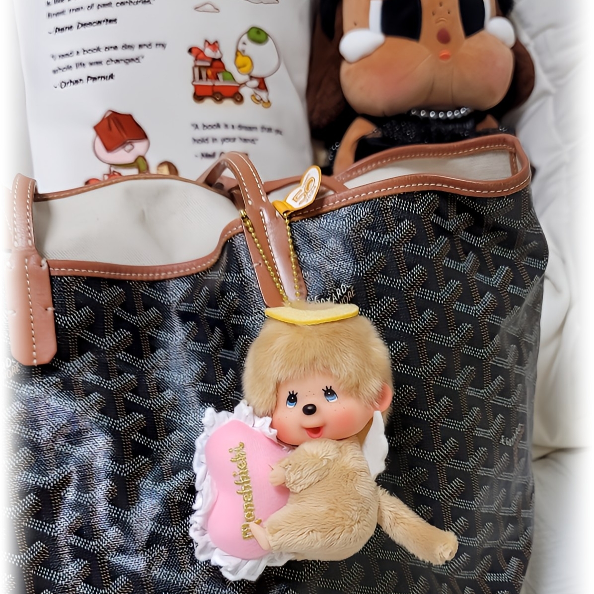 Monchhichi Bighead Love Happy Angel Key Chain Beige 착용 스타일