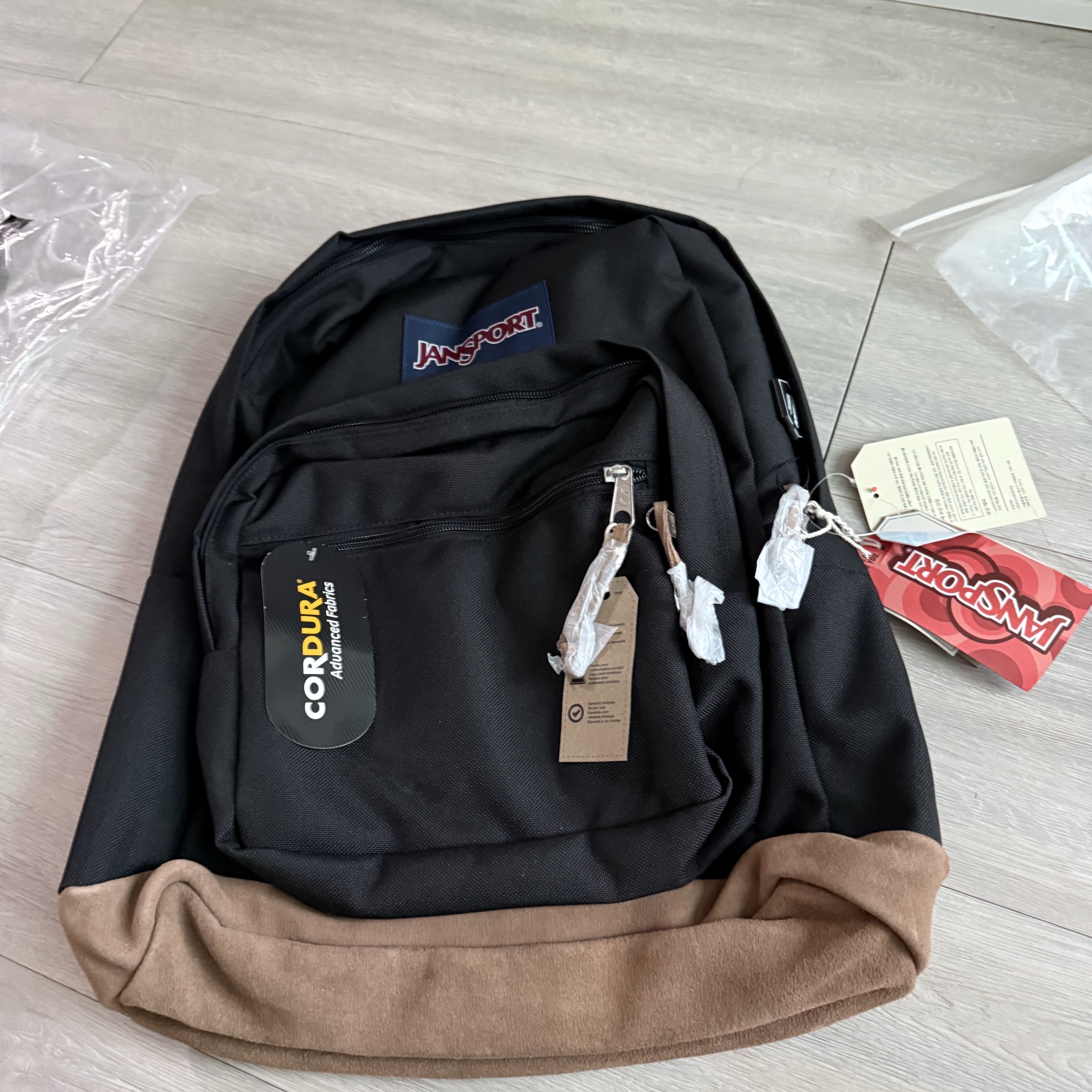 Jansport Right Pack Black 착용 스타일