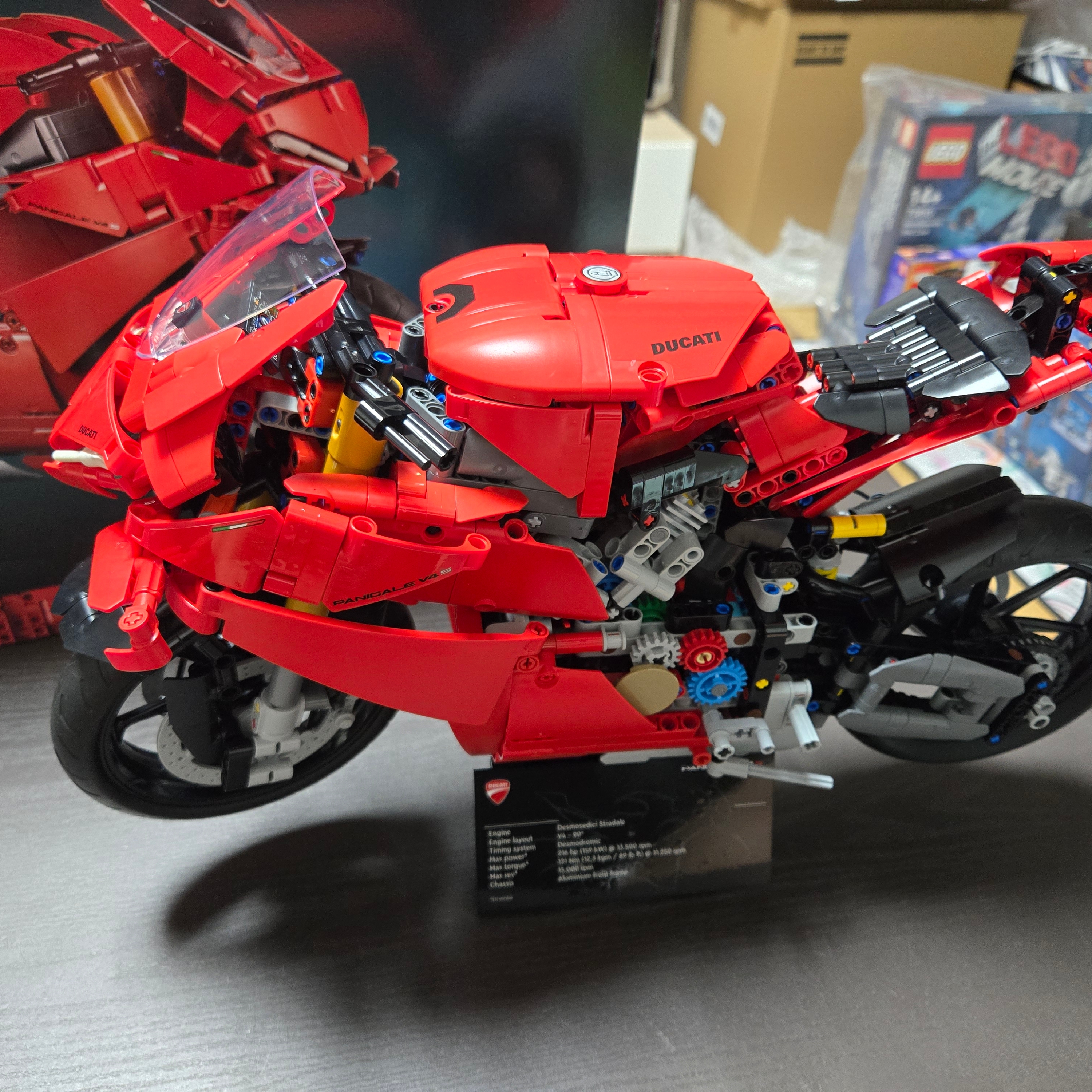 Lego Technic Ducati Panigale V4 S Motorcycle 착용 스타일 - 2