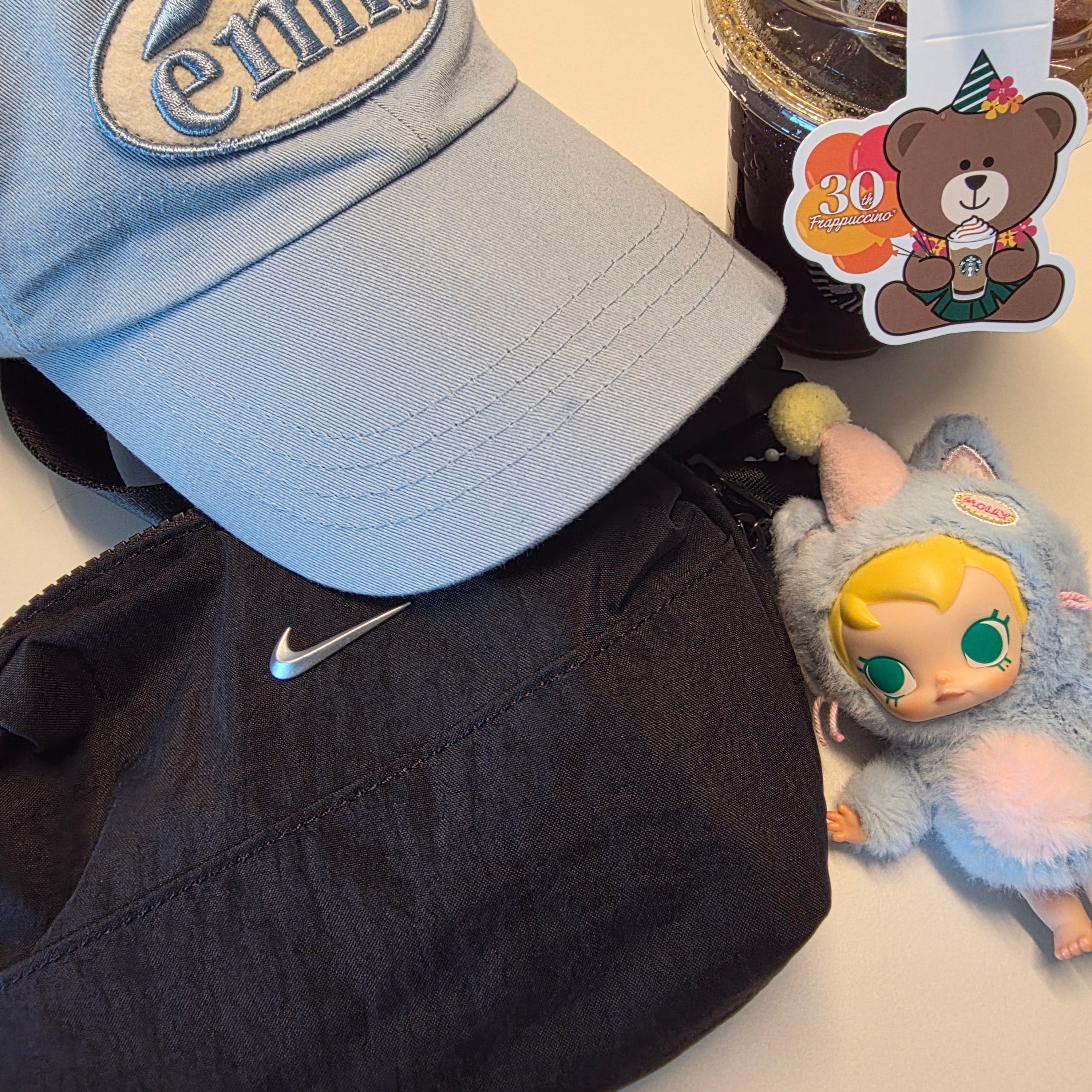 Pop Mart Baby Molly Pocket Friends Series Vinyl Plush Pendant Feeling Blue (Opened Case) 착용 스타일