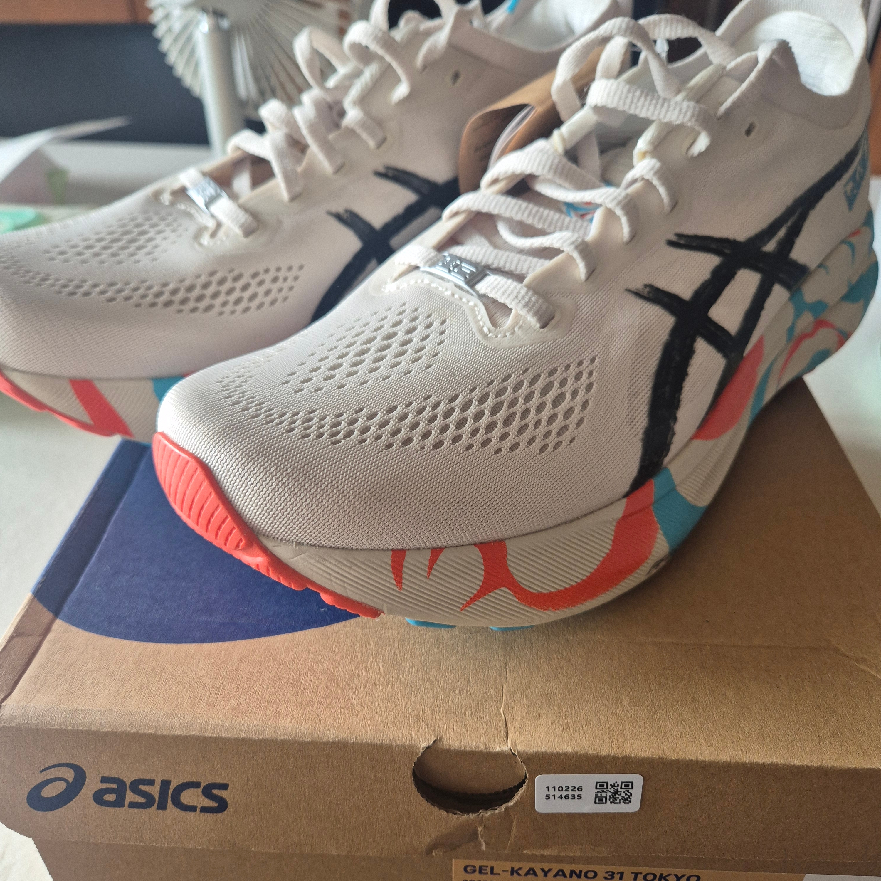Asics Gel-Kayano 31 Tokyo Birch Black 착용 스타일