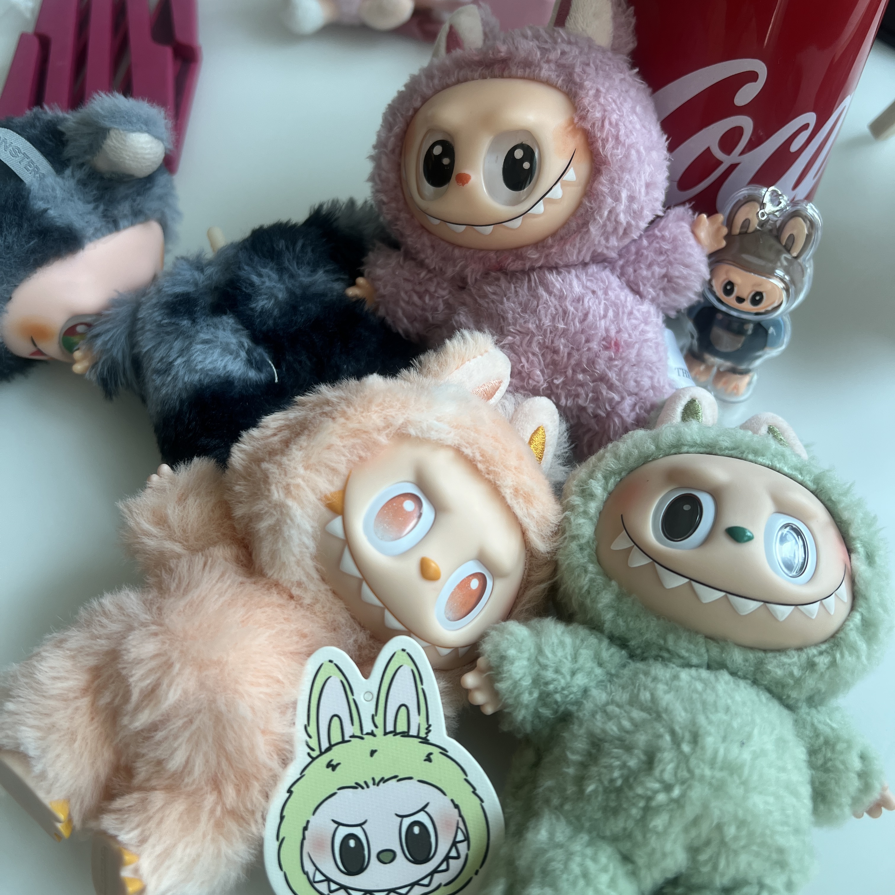 Pop Mart The Monsters Labubu Tasty Macarons Series Sealed Case (1 Blind Box), Pop Mart Labubu The Monsters Highlight Series Sealed Case (1 Blind Box) 착용 스타일 - 2