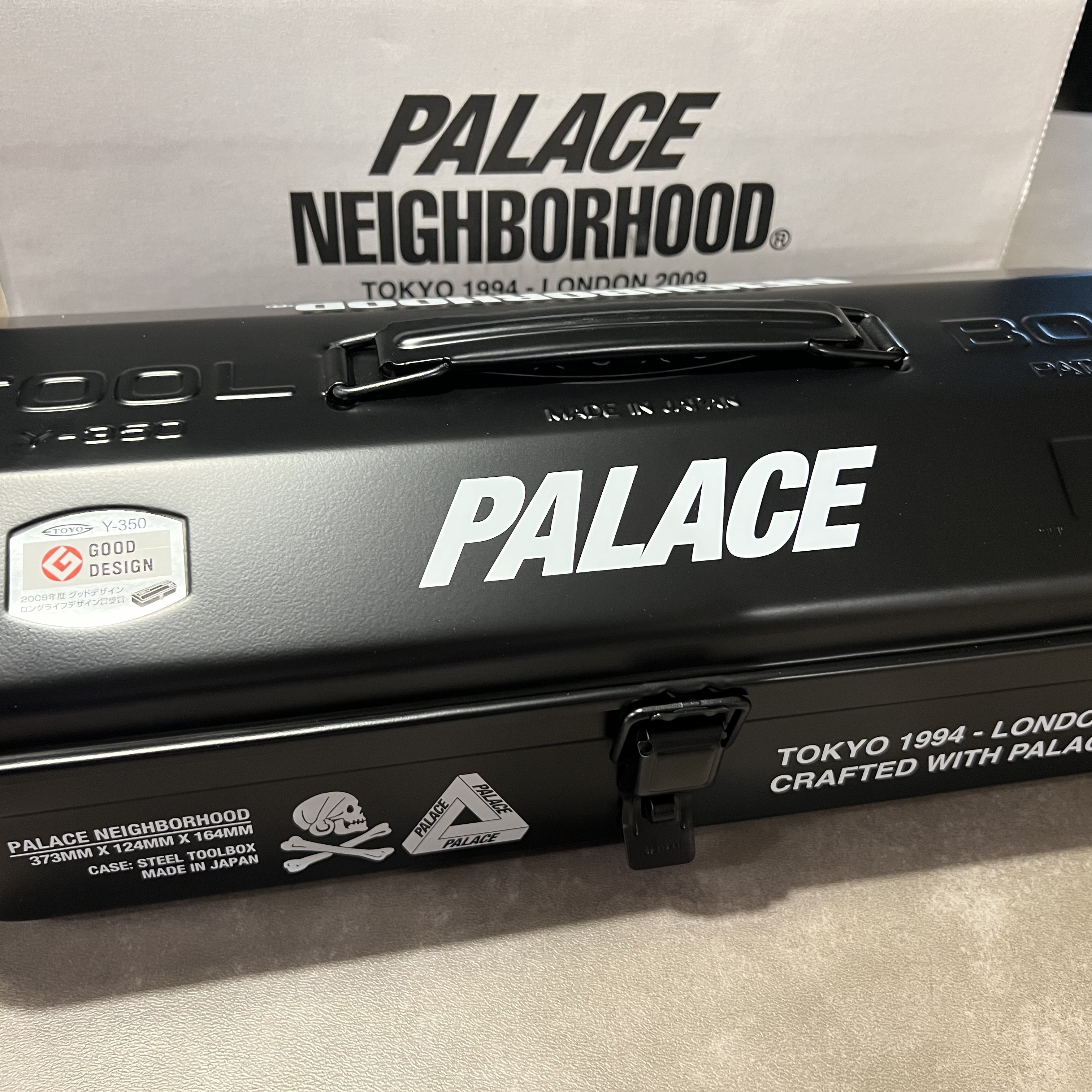 팔라스 x 네이버후드 토요 스틸 툴 박스 블랙 - 25FW | Palace | KREAM