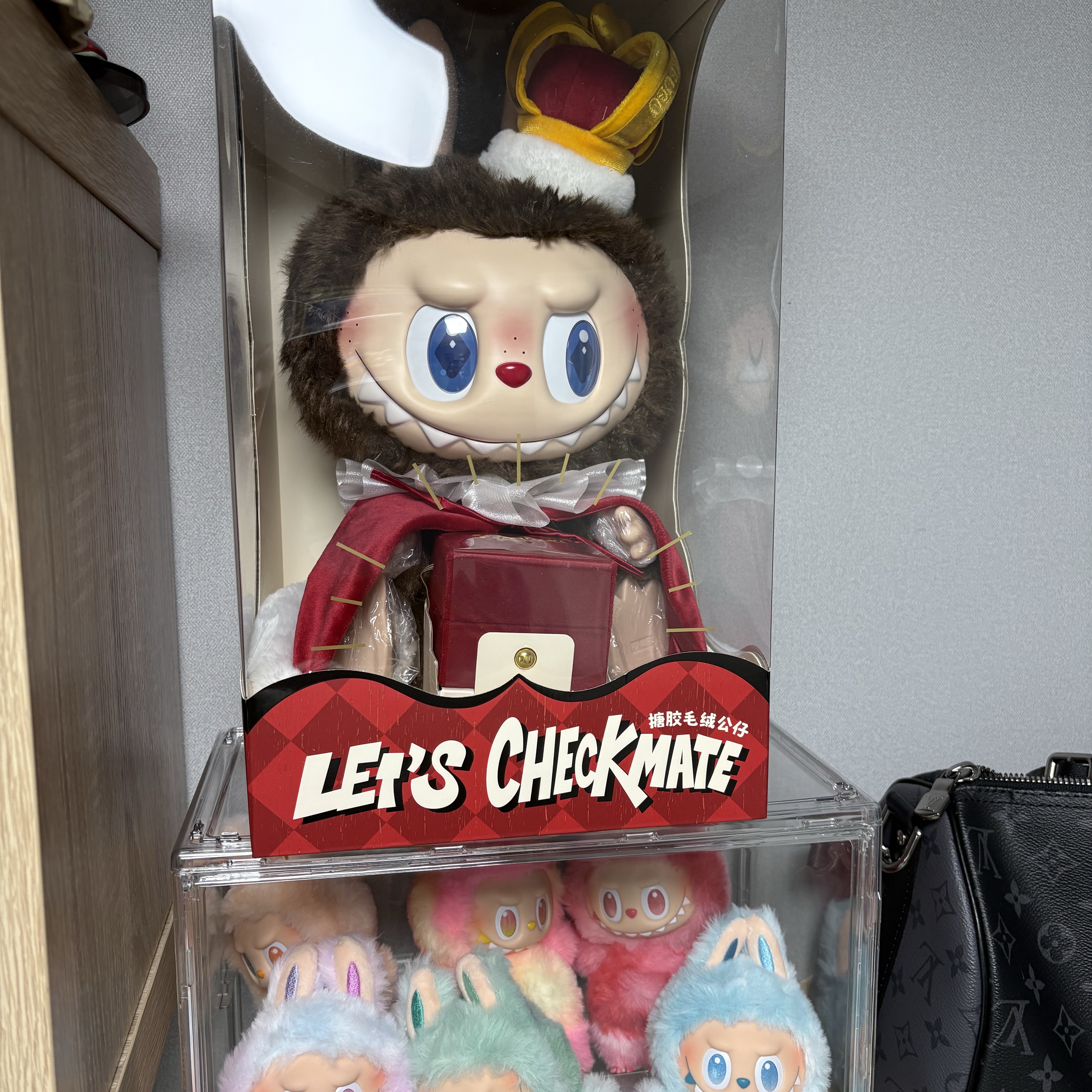 Pop Mart The Monsters Checkmate Series Doll, Pop Mart Labubu The Monsters Highlight Series Sealed Case (6 Blind Boxes) 착용 스타일