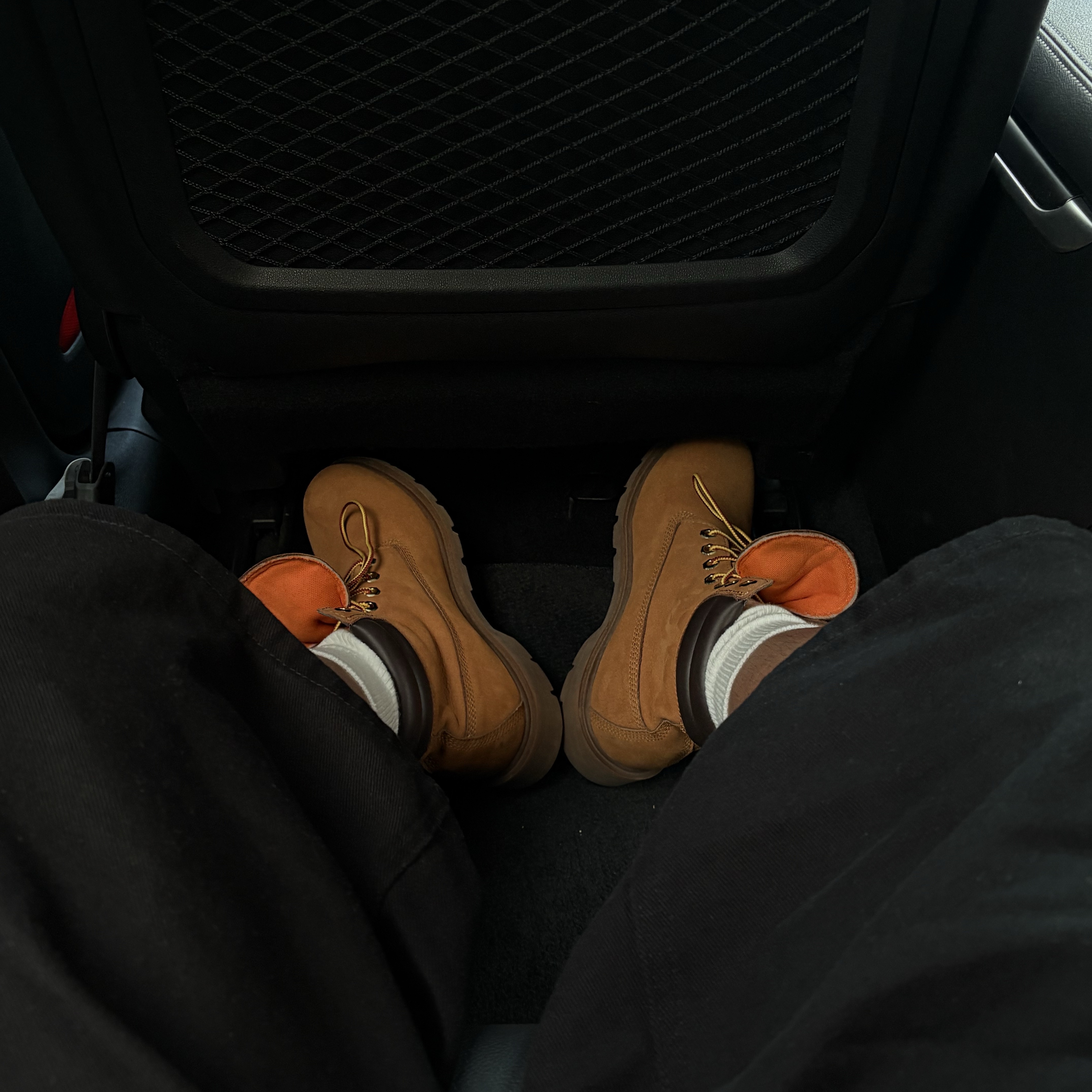 Matin Kim Logo Jacquard Short Beanie Black, Timberland 6 Inch Laceup Basic Boots Wheat Brown - Wide 착용 스타일 - 2