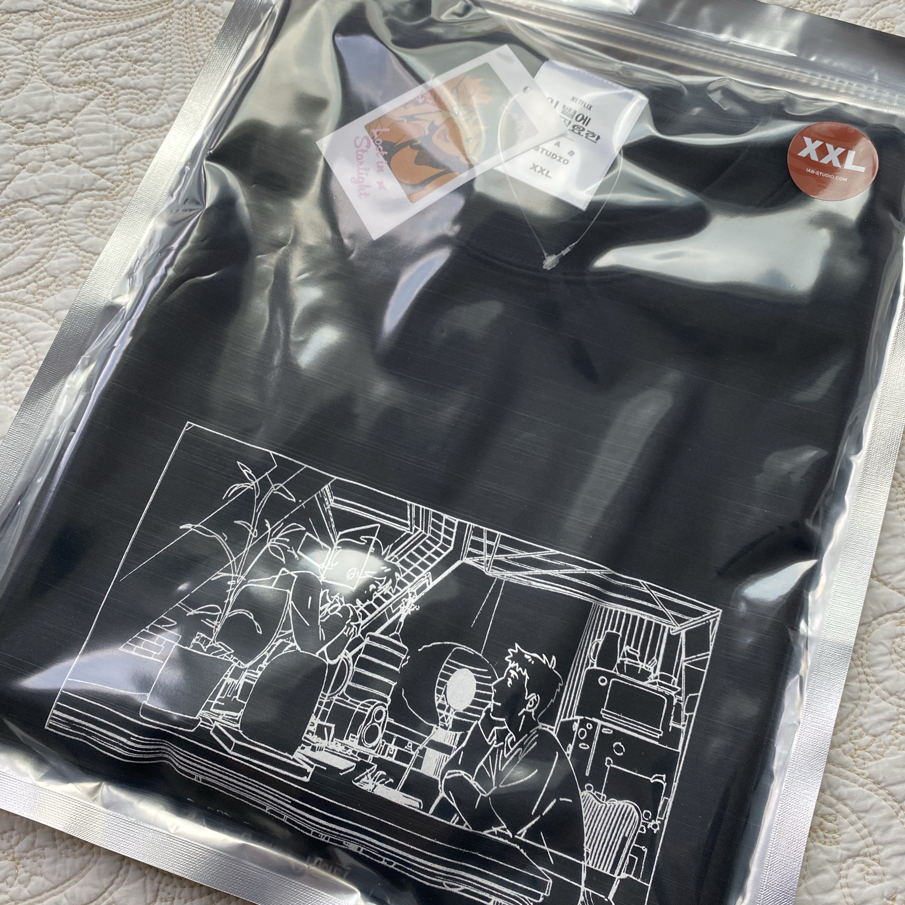 IAB Studio x Lost in Starlight Storyboard T-Shirt Black White 착용 스타일