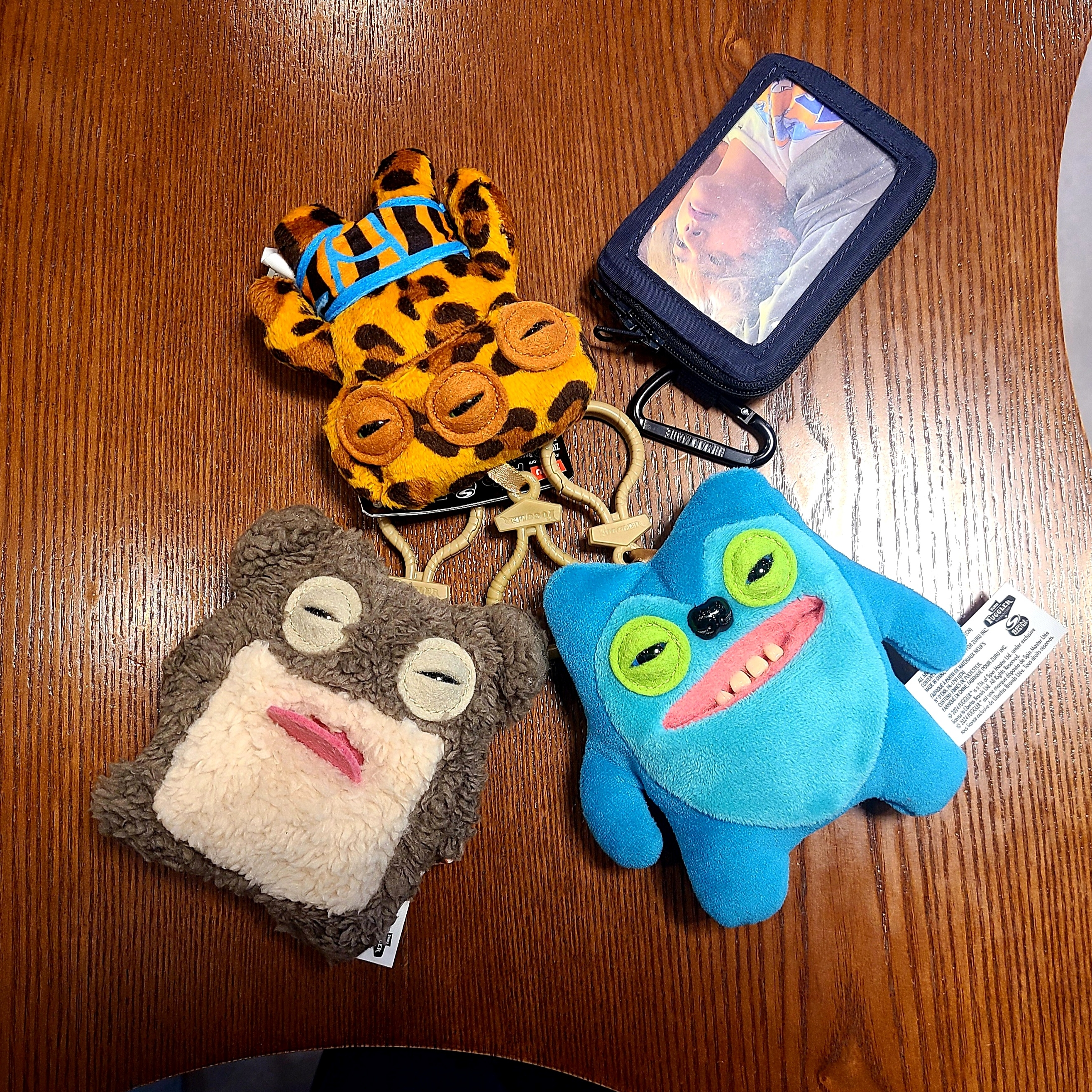 Fuggler Alien Keyring Leopard, Fuggler Square Bear Keyring Brown 착용 스타일