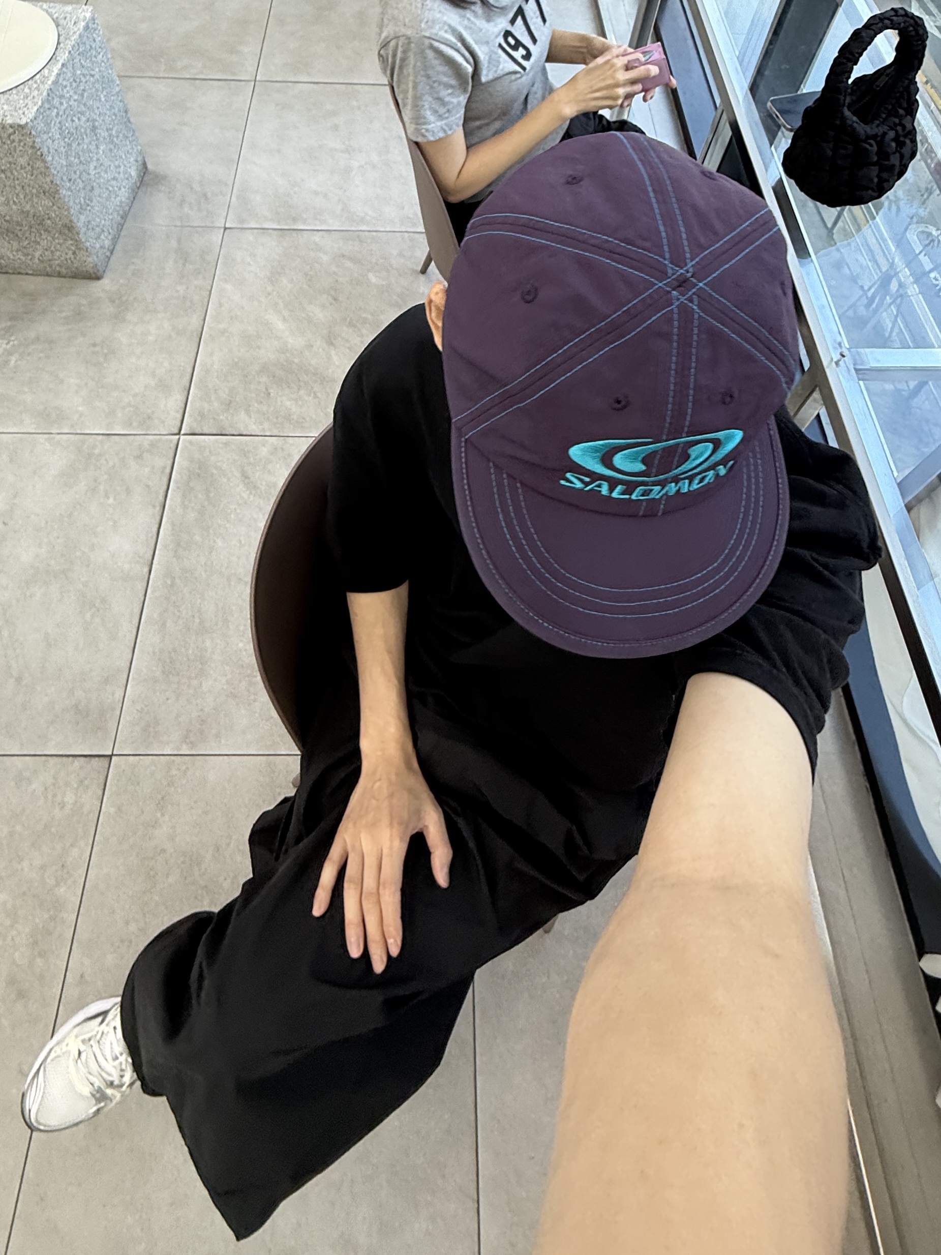 (W) Asics Gel-Kayano 14 White Midnight, Stussy California Grown Pigment Dyed T-Shirt Black 착용 스타일 - 5