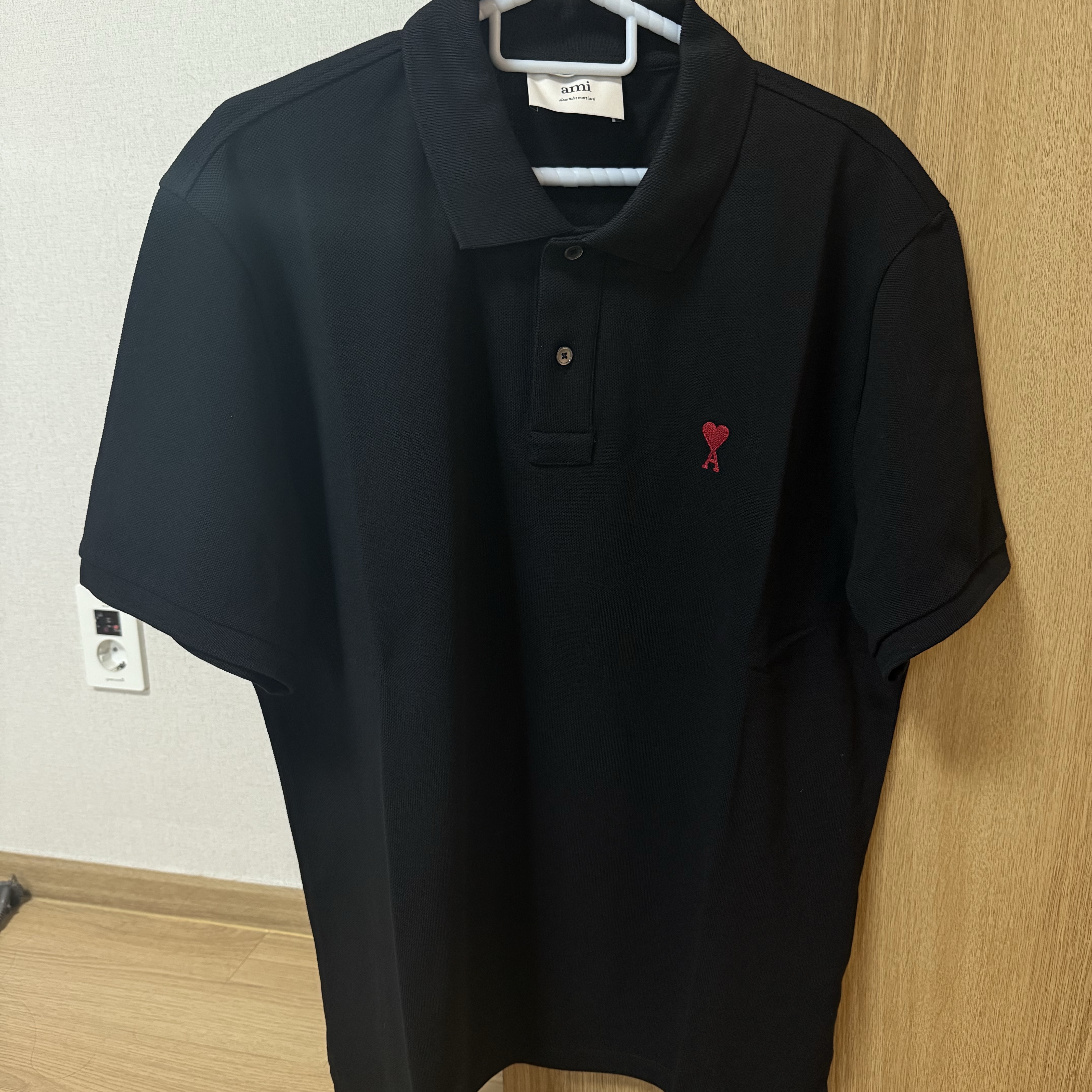 AMI de Coeur Polo Shirt Black 착용 스타일