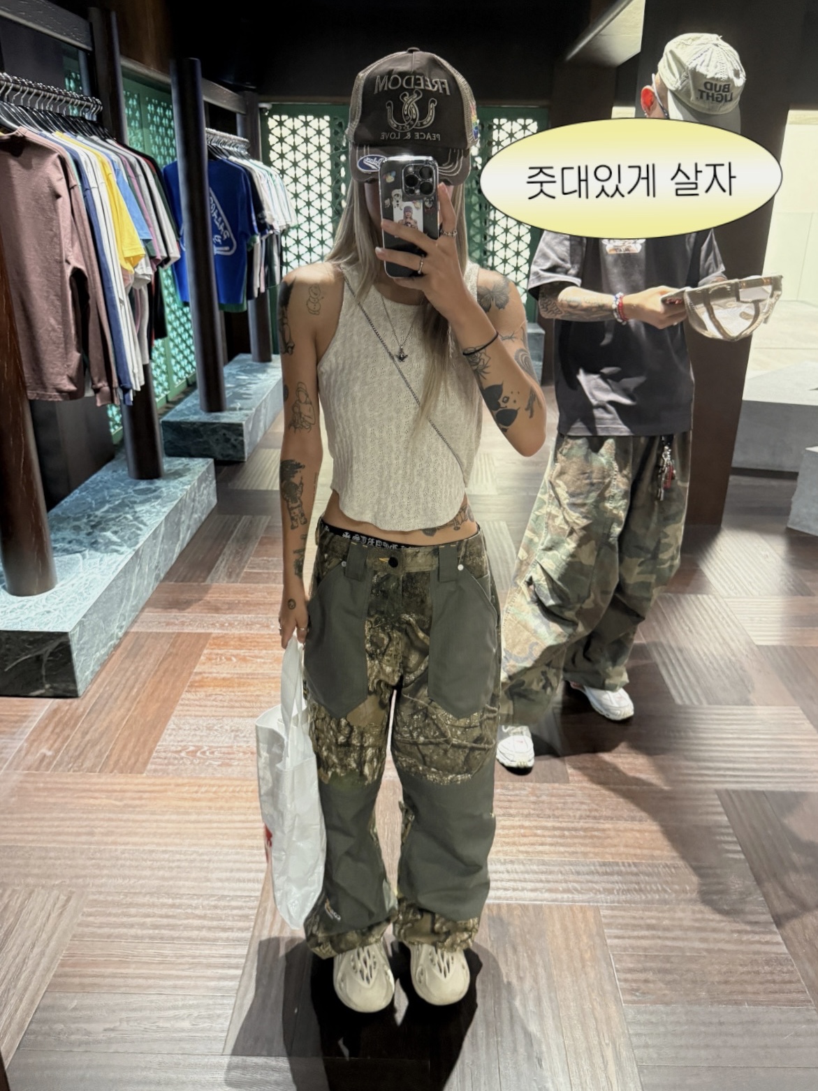 Palace Freedom Distressed Trucker Fox - 25FW, Palace Cordura Duck Canvas Jean Realtree - 24FW 착용 스타일