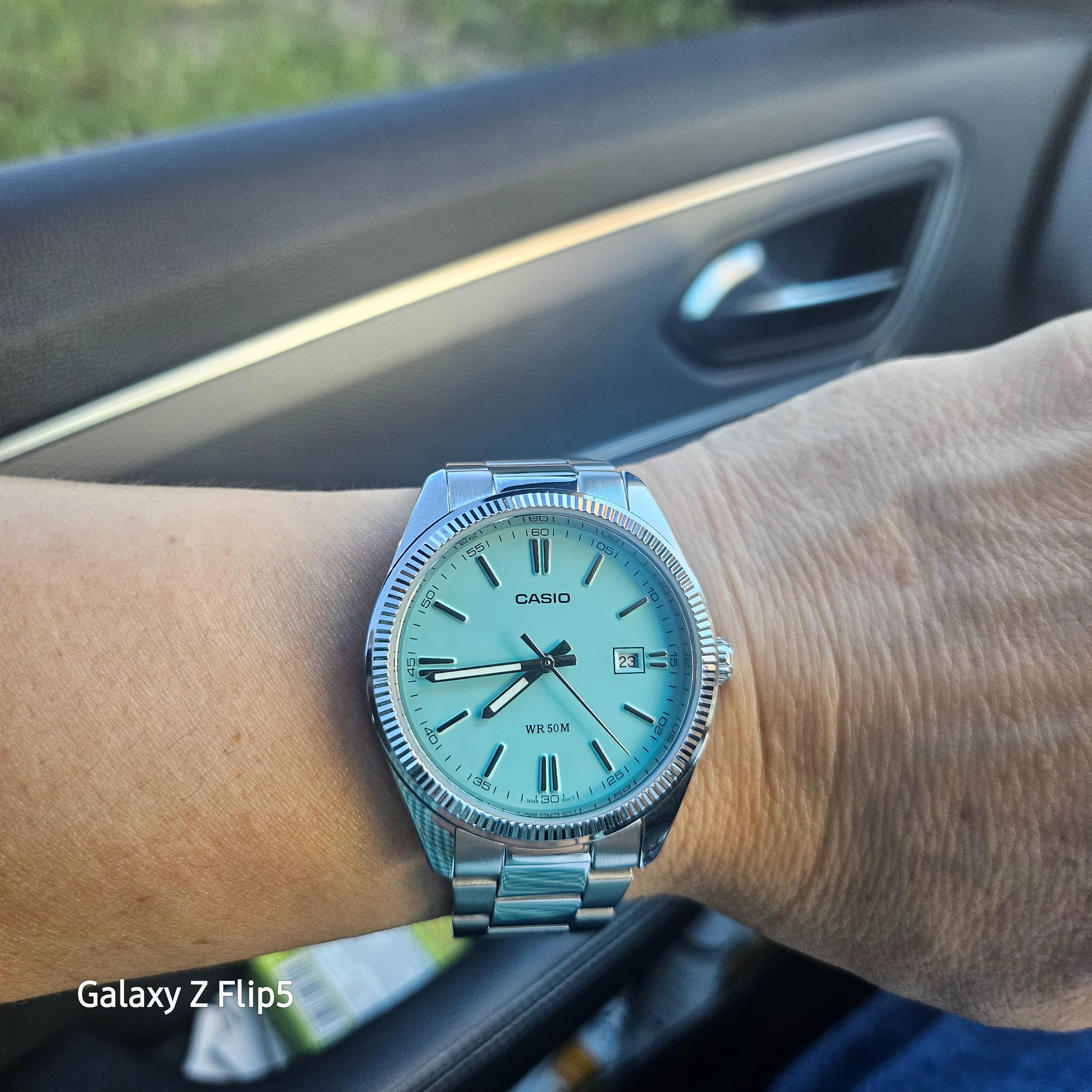 Casio MTP-1302D-2A2 착용 스타일