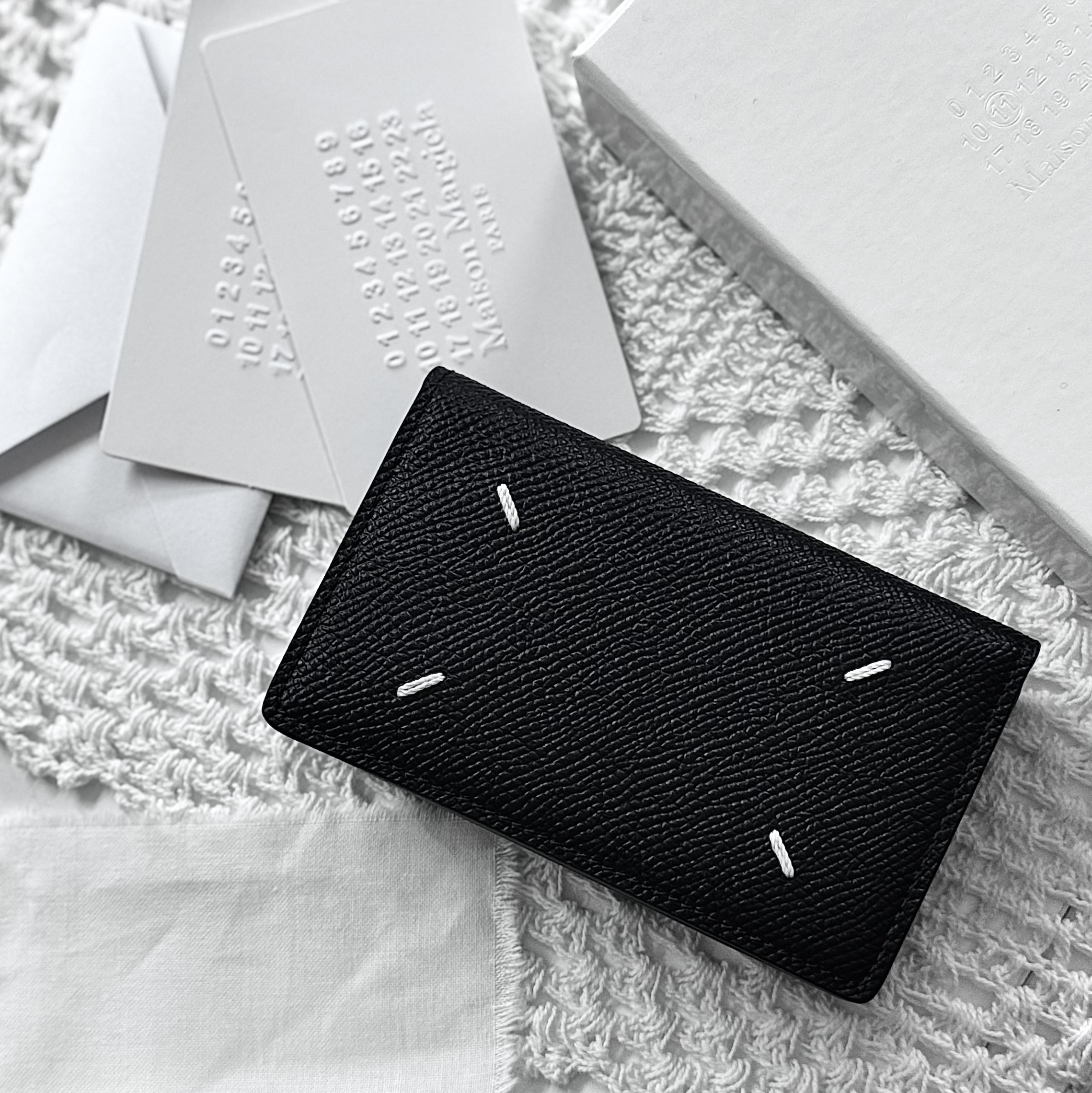 Maison Margiela Leather Business Card Holder Black 착용 스타일