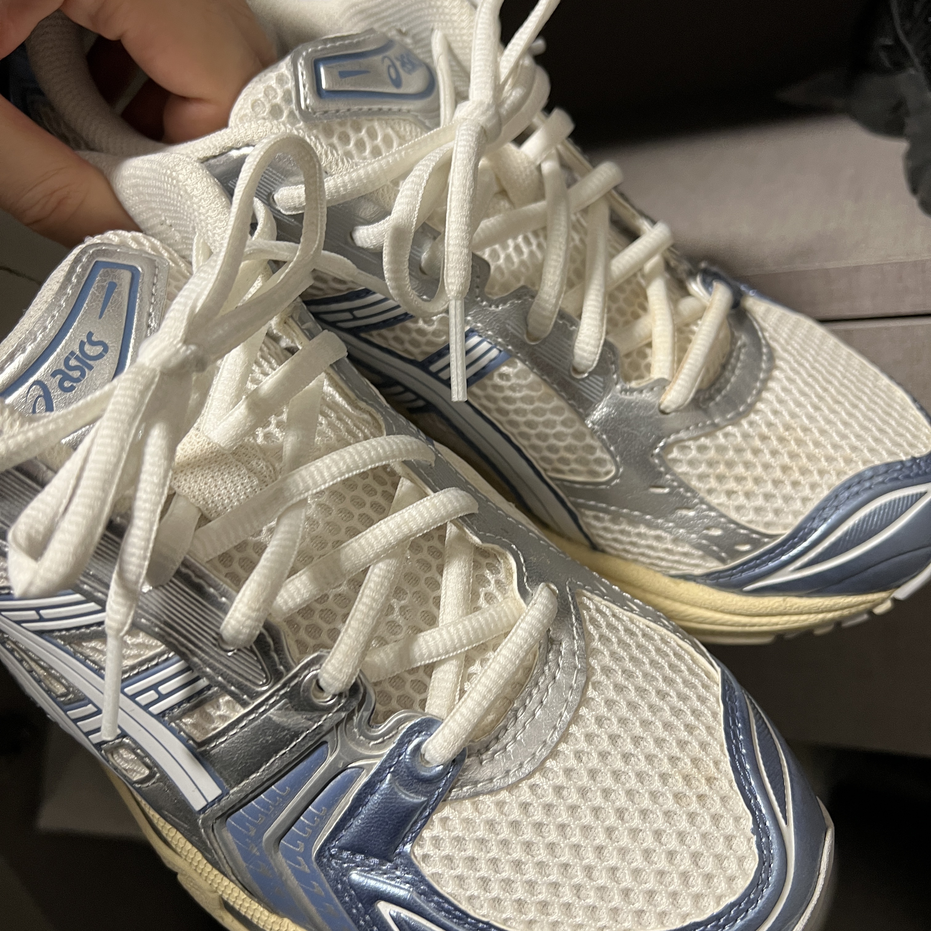 Asics Gel-Kayano 14 Metallic Blue 착용 스타일