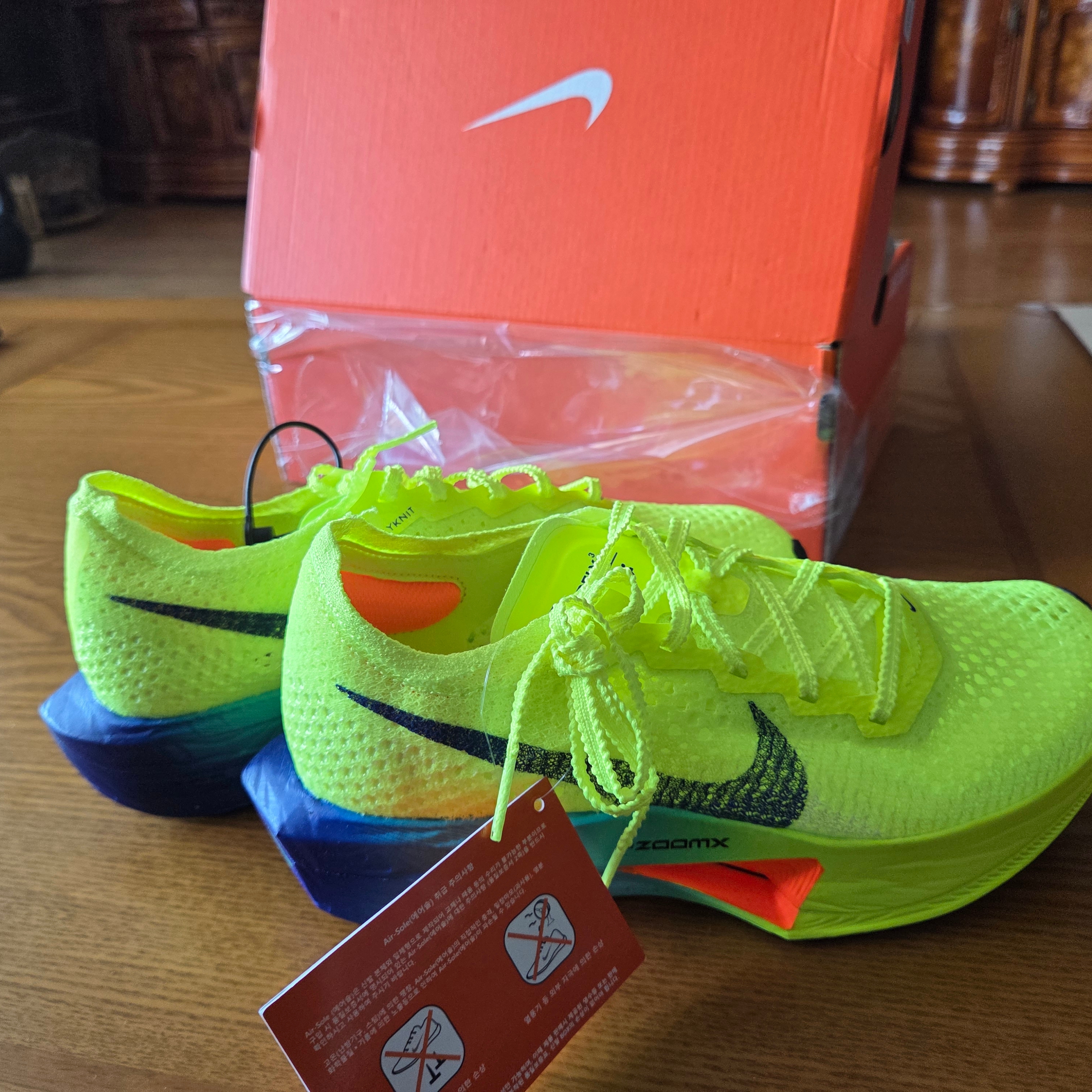 (W) Nike ZoomX Vaporfly Next% 3 Bolt 착용 스타일 - 3