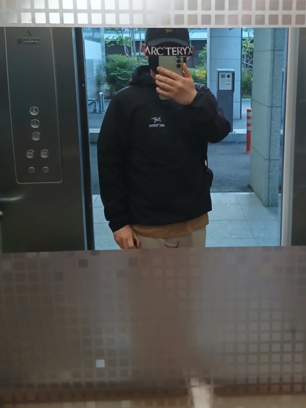 Arc'teryx Squamish Hoody Black, Arc'teryx Cronin Pants Rune 착용 스타일 - 2