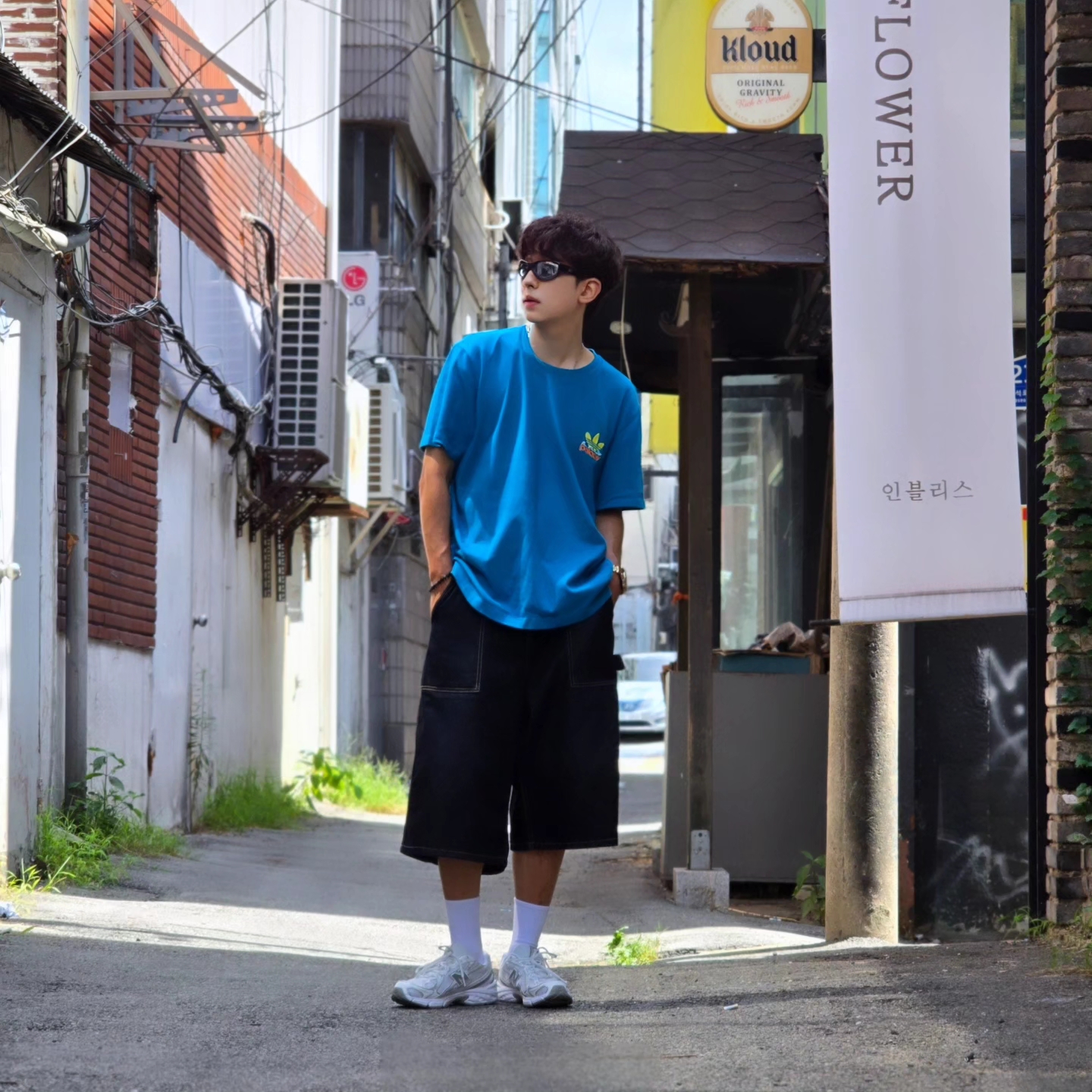 Palace x Adidas Nature T-Shirt Mystery Petrol - 22SS, Samsung Galaxy Watch6 44mm LTE Silver (Korean Ver.) 착용 스타일 - 1