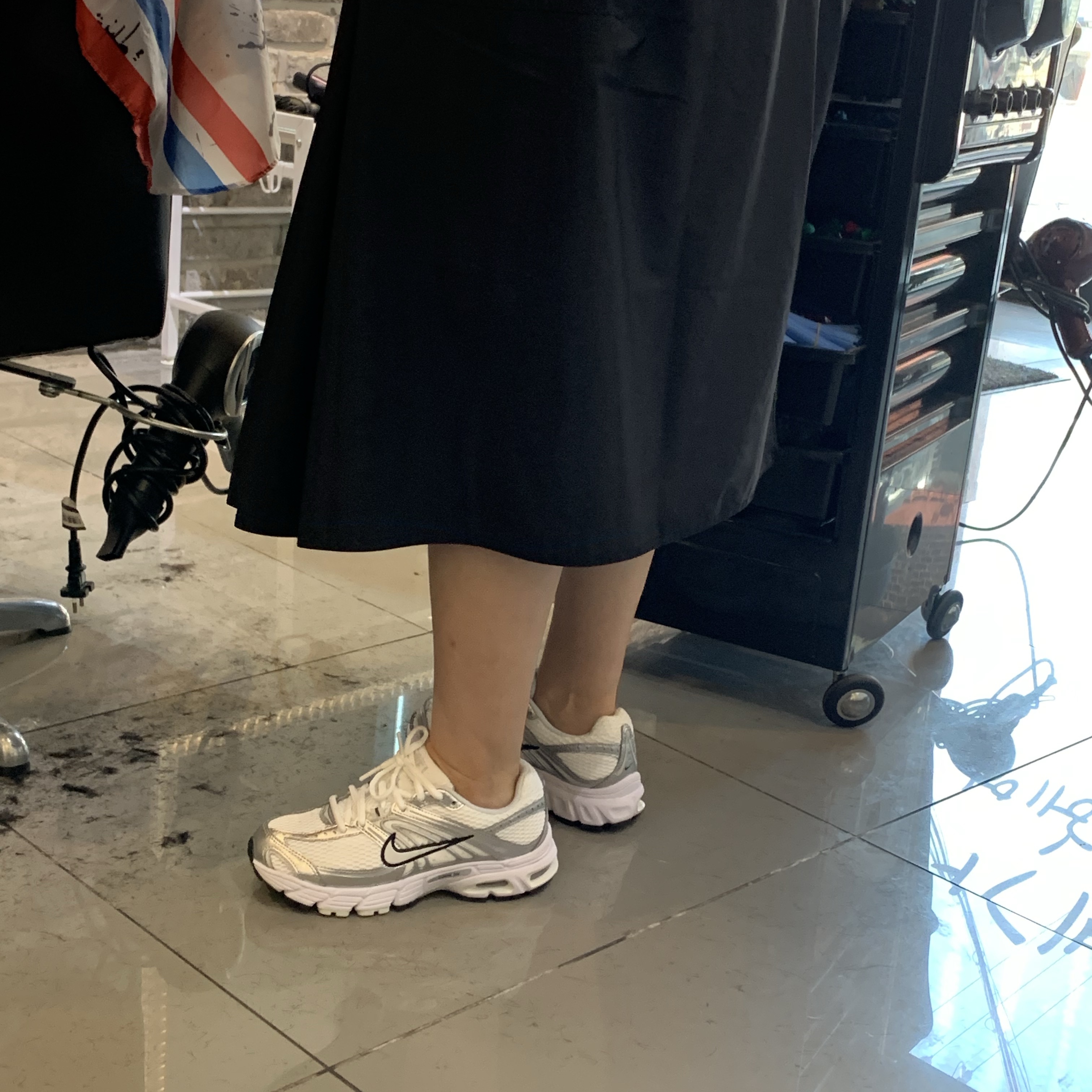(W) Nike Air Max Moto 2K White Metallic Silver 착용 스타일