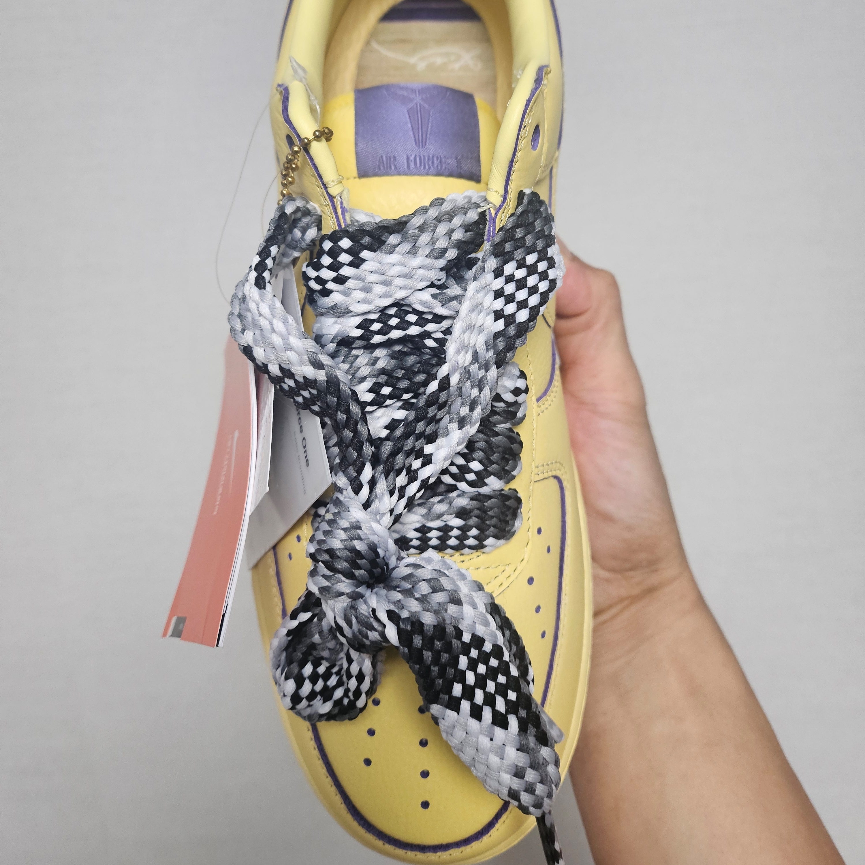 Nike Air Force 1 Low Protro Soft Yellow 착용 스타일 - 5