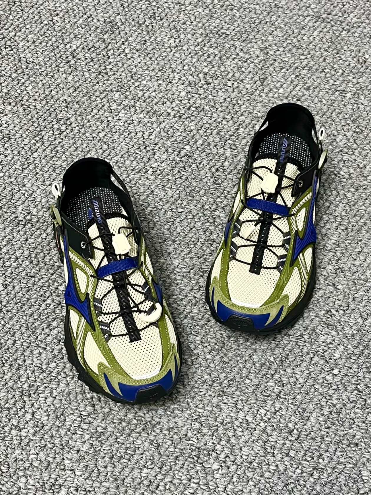 Mizuno Racer Trail SE Khaki, Mizuno Racer Trail SE Silver Grey 착용 스타일 - 6