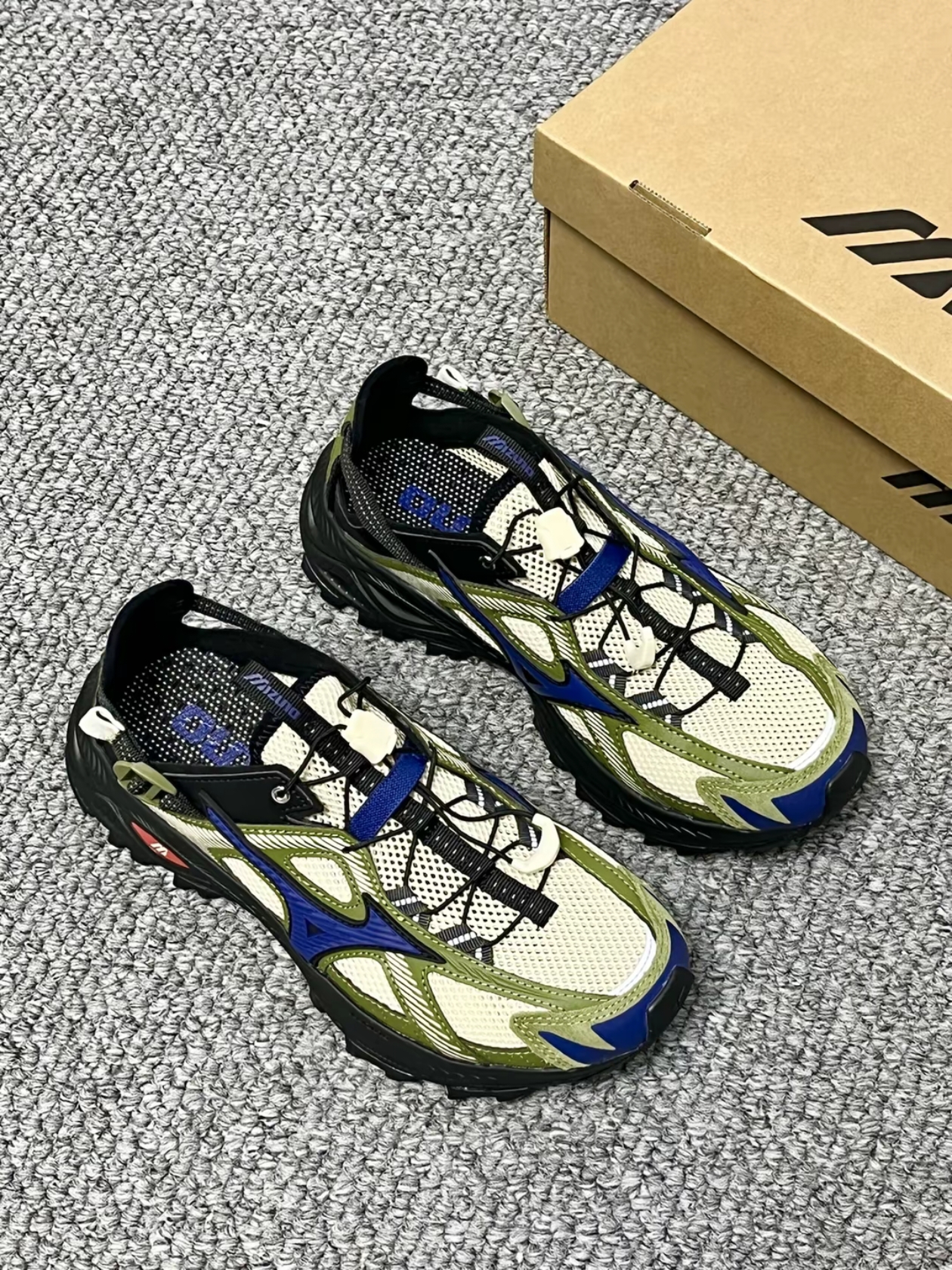 Mizuno Racer Trail SE Khaki, Mizuno Racer Trail SE Silver Grey 착용 스타일 - 7