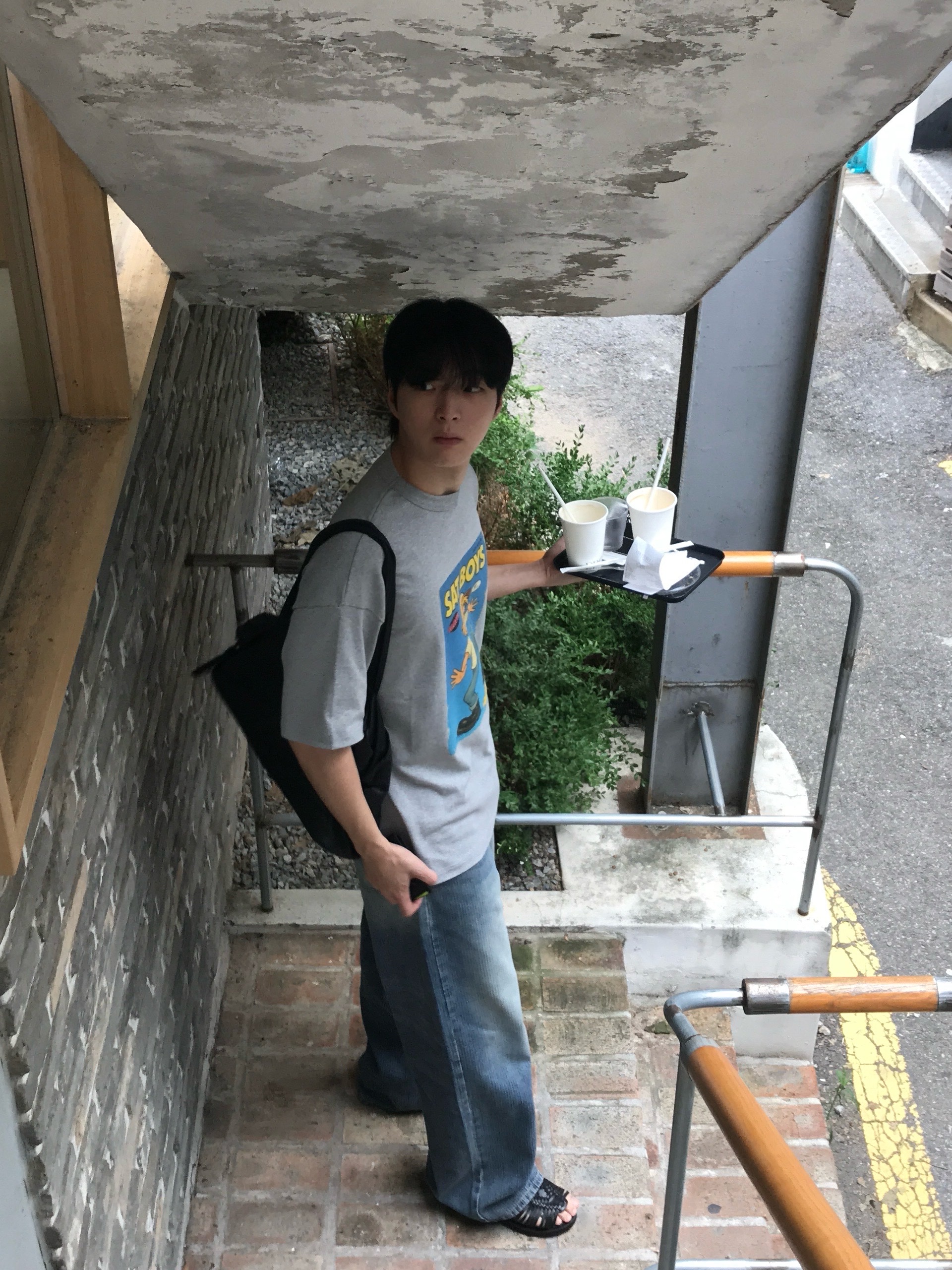 STU Sat Boys T-shirt Grey 착용 스타일 - 1