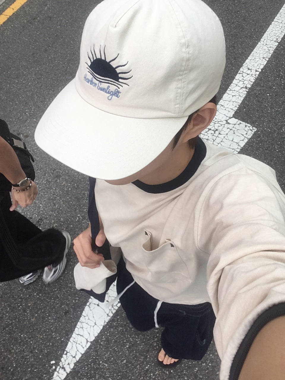Oofos OOriginal Black, Trader Joe's Canvas Tote Bag Navy 착용 스타일 - 3