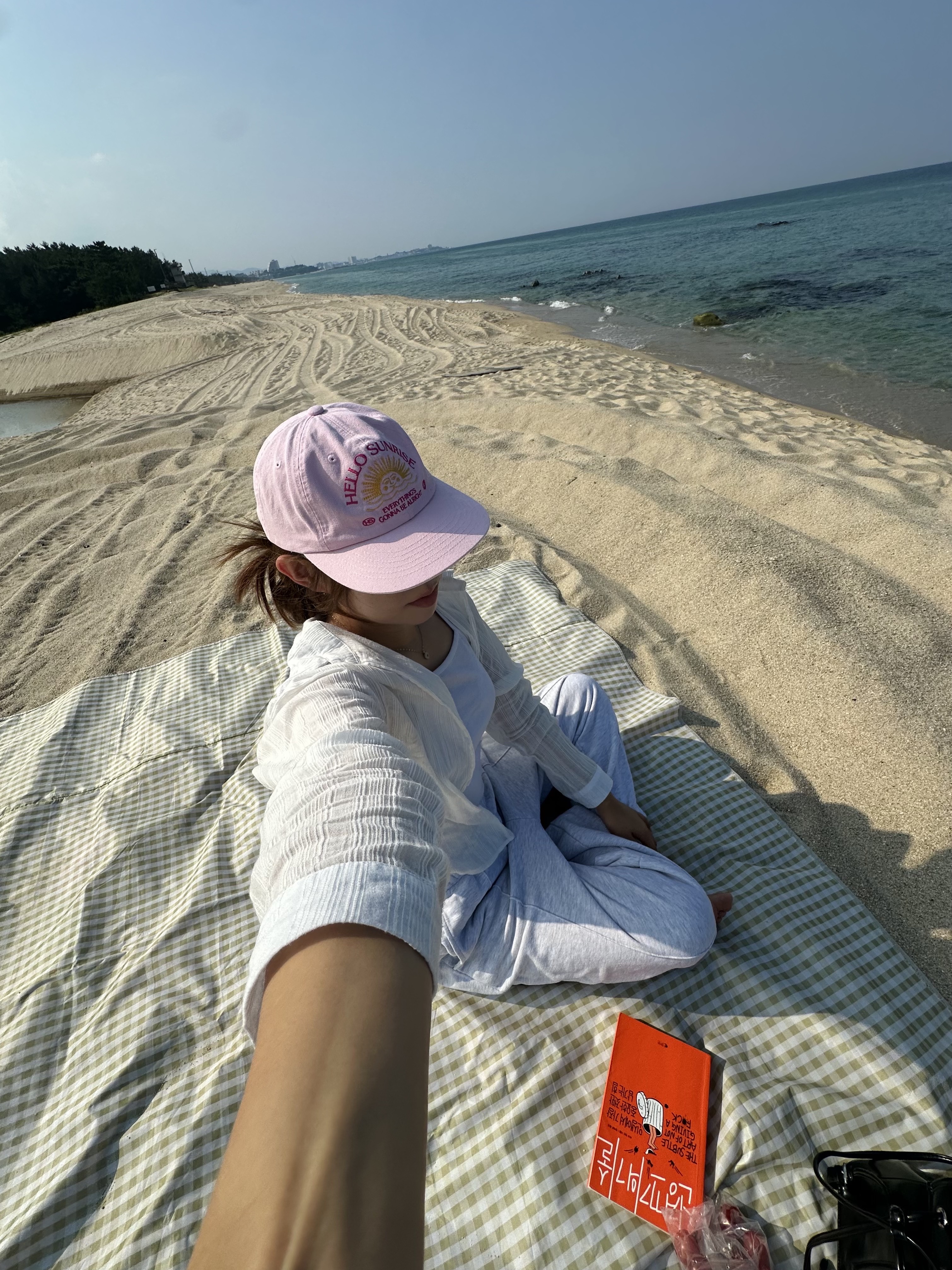 Hello Sunrise Washed Two Tone Arch Logo 6panel Cap Pink, Gentle Monster Fear X 01 Black Black 착용 스타일 - 2