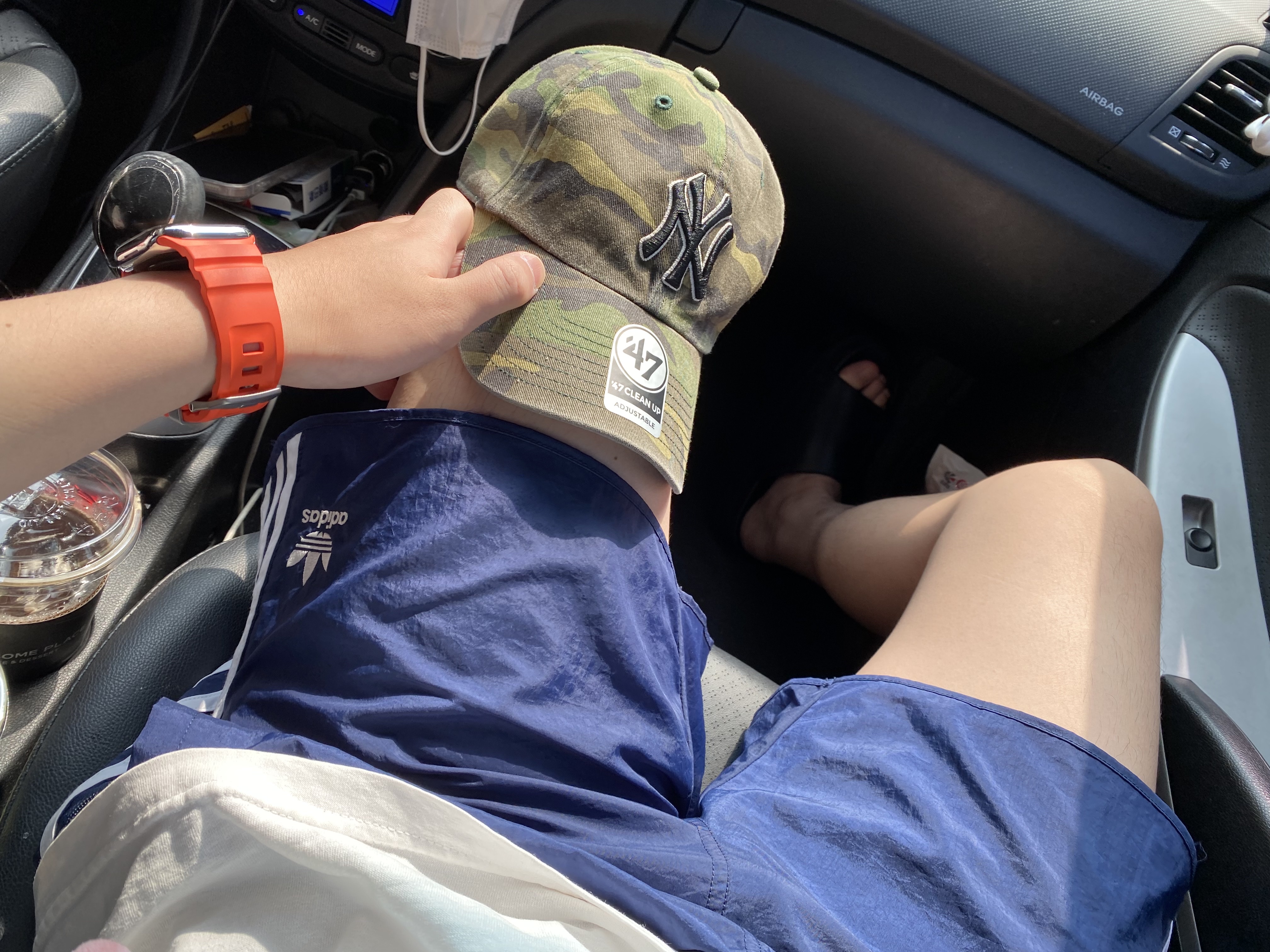 Adidas Adicolor Classic Sprinter Shorts Night Indigo - KR Sizing, Nike Calm Slide Black 착용 스타일 - 1