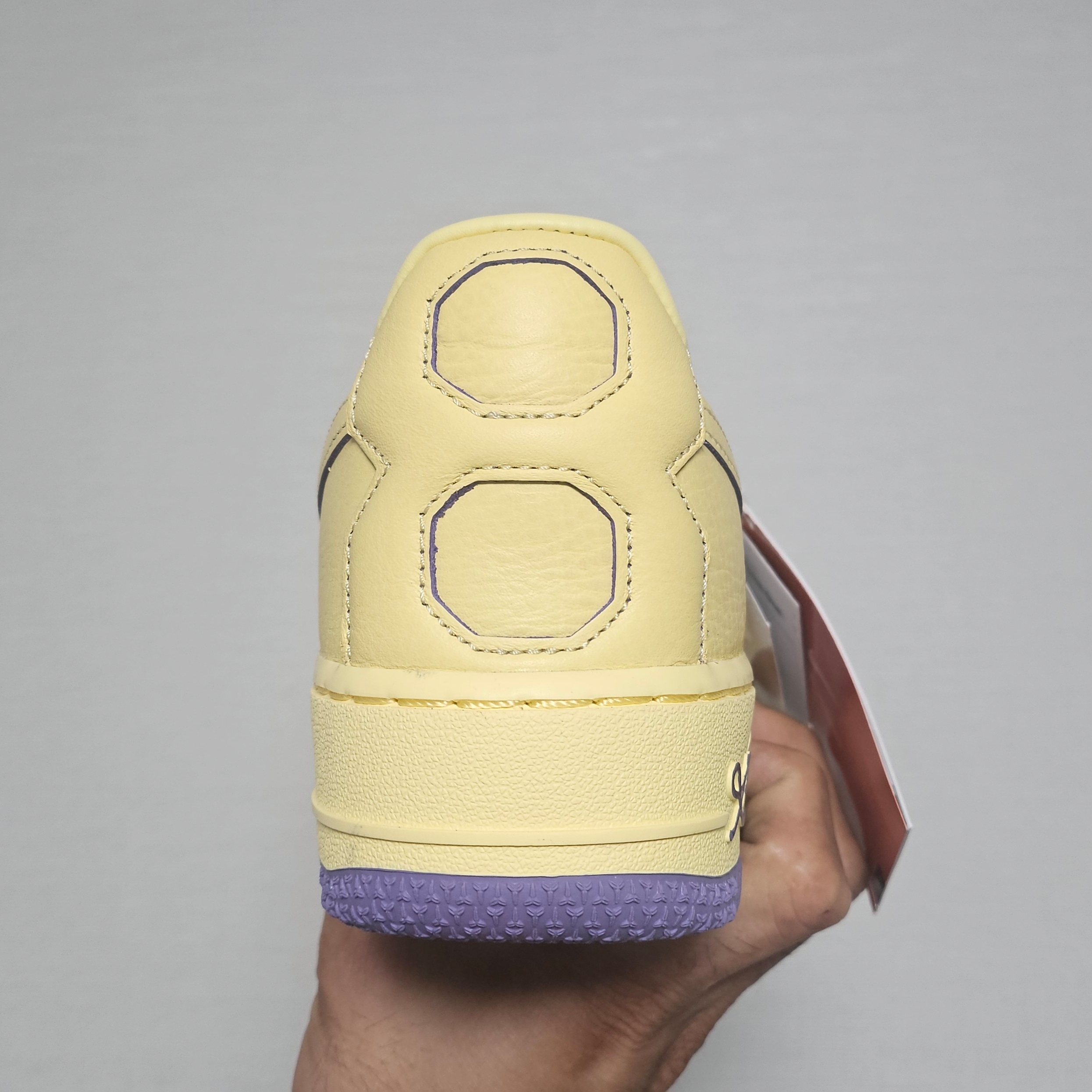 Nike Air Force 1 Low Protro Soft Yellow 착용 스타일 - 4