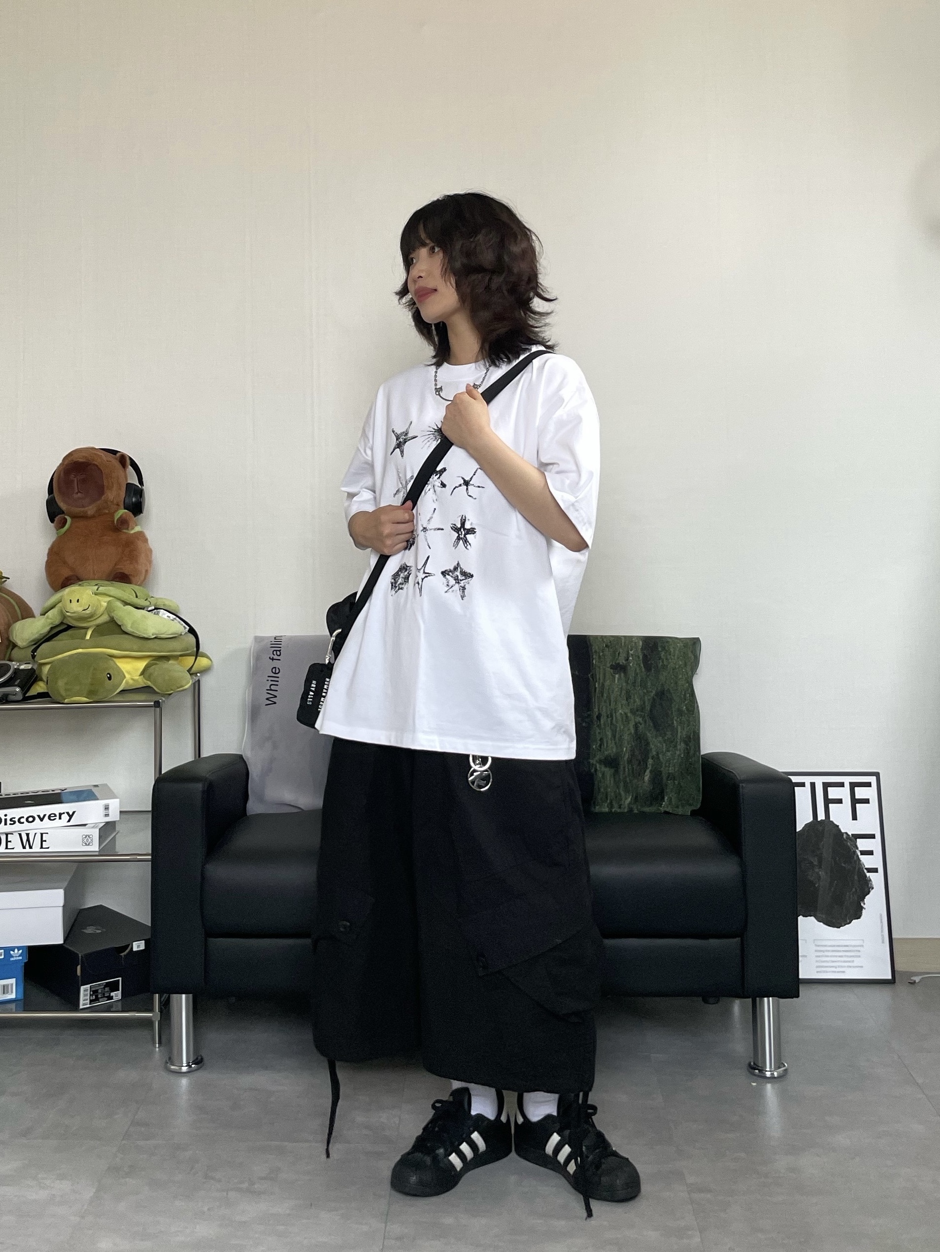Stussy Surfman Keychain Silver, Adidas Superstar Core Black White 착용 스타일 - 2