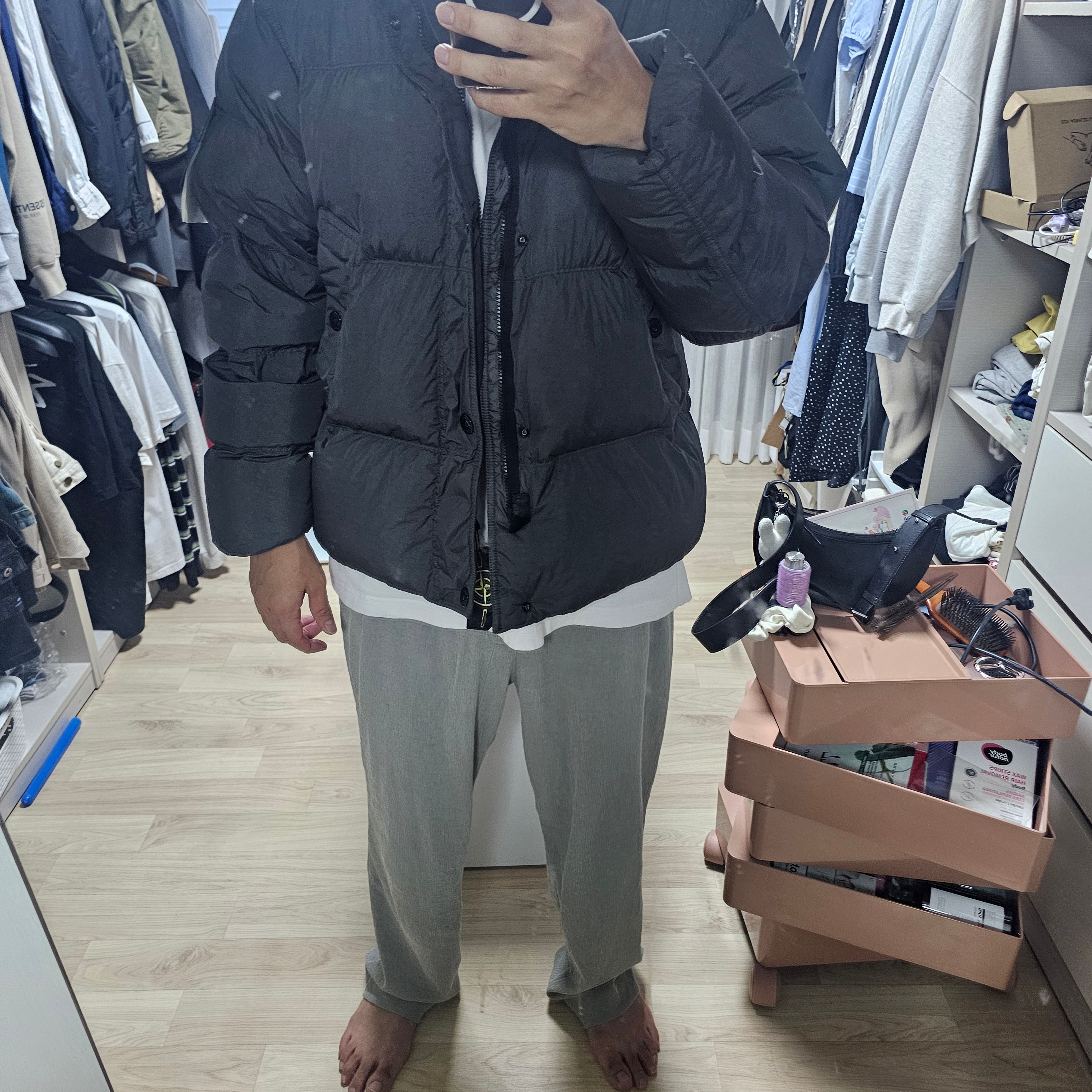 Stone Island 4100010 Crinkle Reps NY Recycled Nylon Down Jacket with Wind Resistant Lead Grey - 25FW 착용 스타일 - 2
