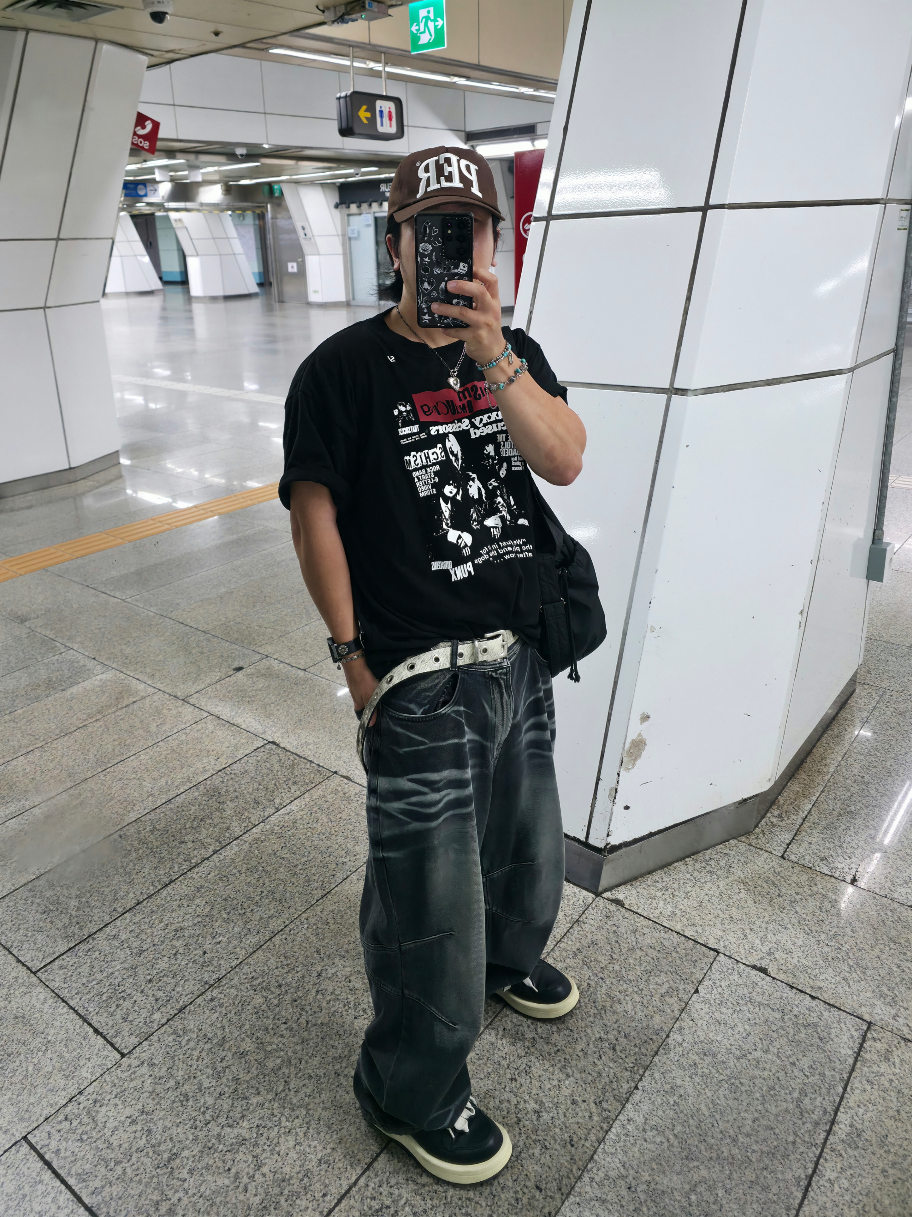 Converse x Drkshdw Turbowpn Black Cream 착용 스타일