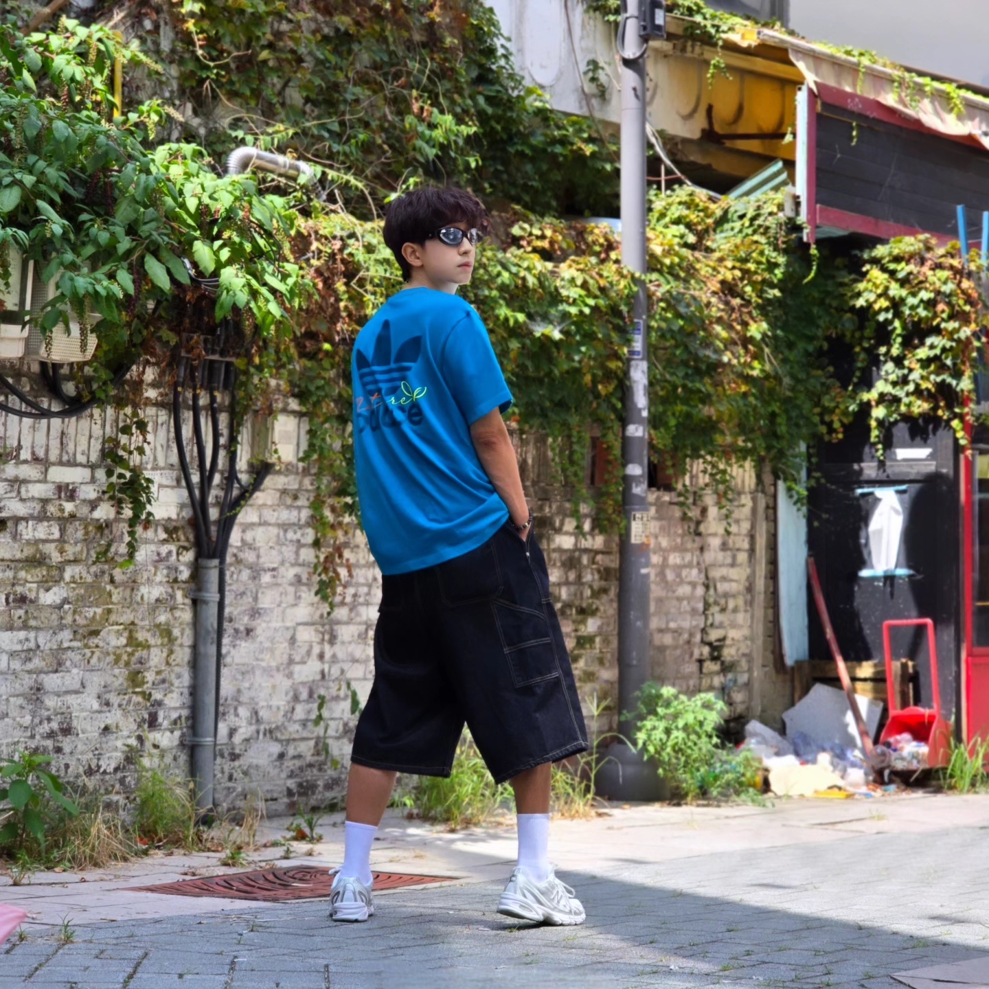 Palace x Adidas Nature T-Shirt Mystery Petrol - 22SS, Samsung Galaxy Watch6 44mm LTE Silver (Korean Ver.) 착용 스타일 - 3