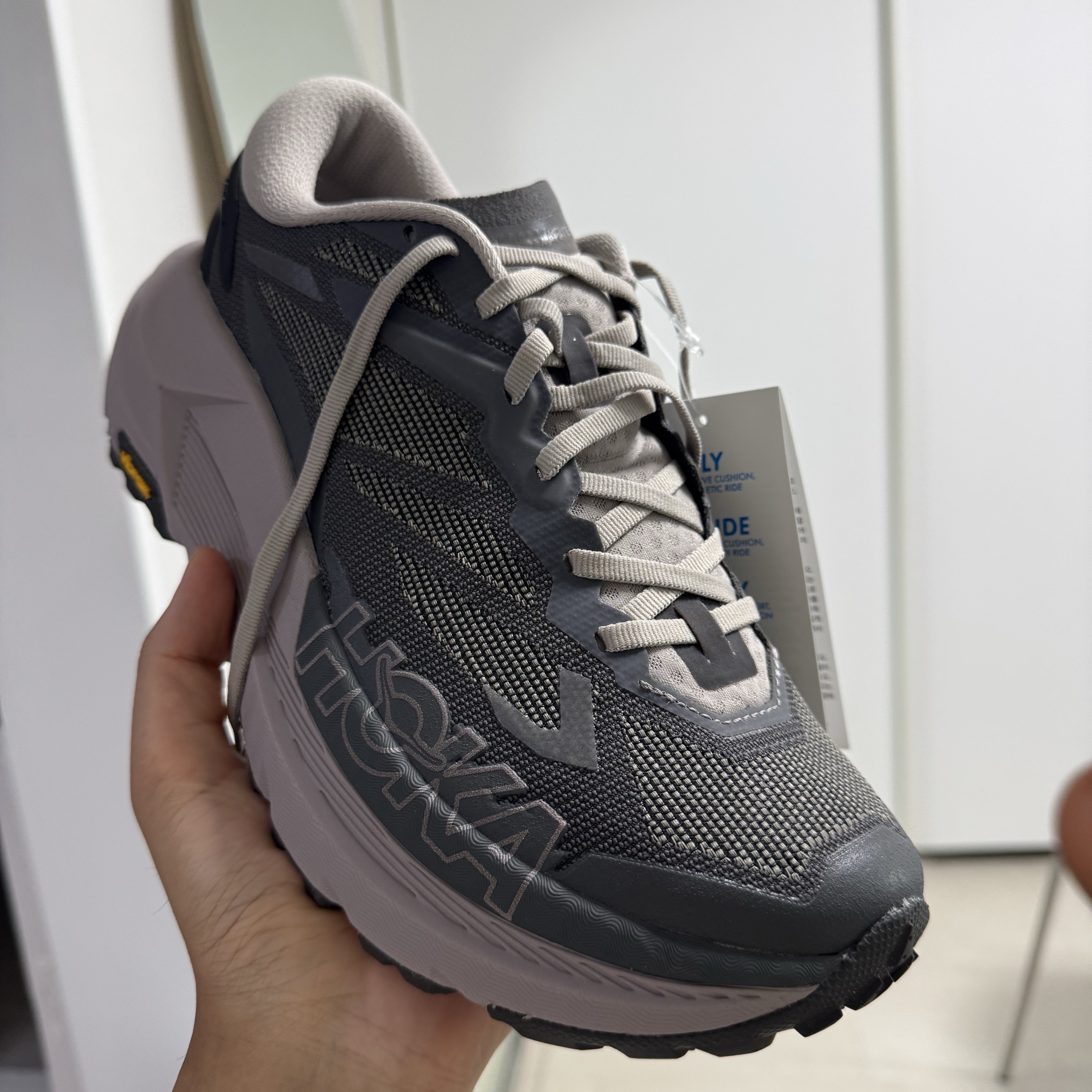 Hoka x J.L-A.L Mafate Beluga Volcanic Ash 착용 스타일 - 1