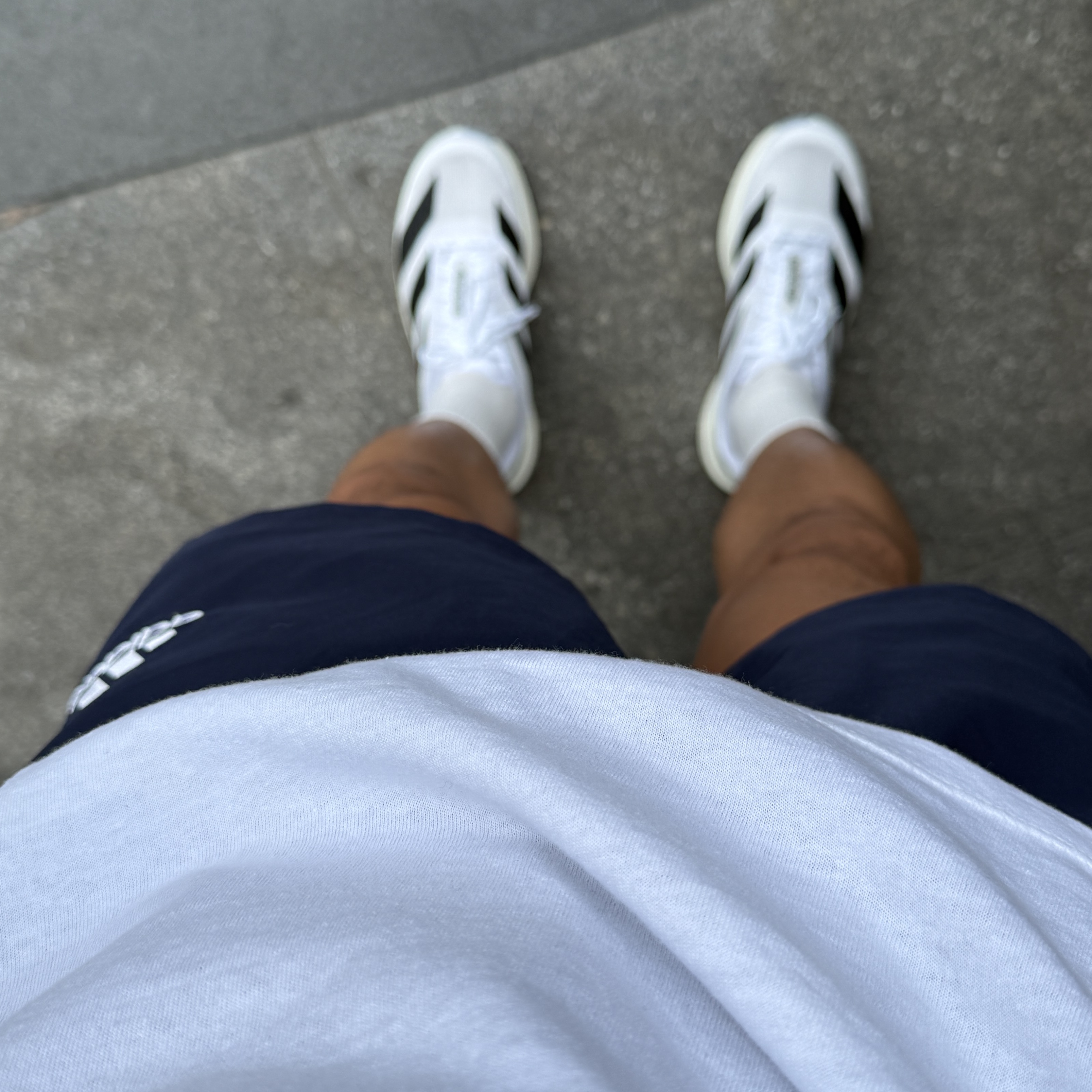 Adidas Adizero EVO SL Cloud White Core Black 착용 스타일 - 2