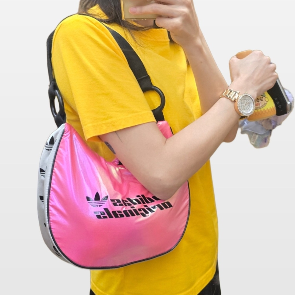 Adidas Metamoto Mini Shoulder Bag Lucid Pink 착용 스타일 - 1