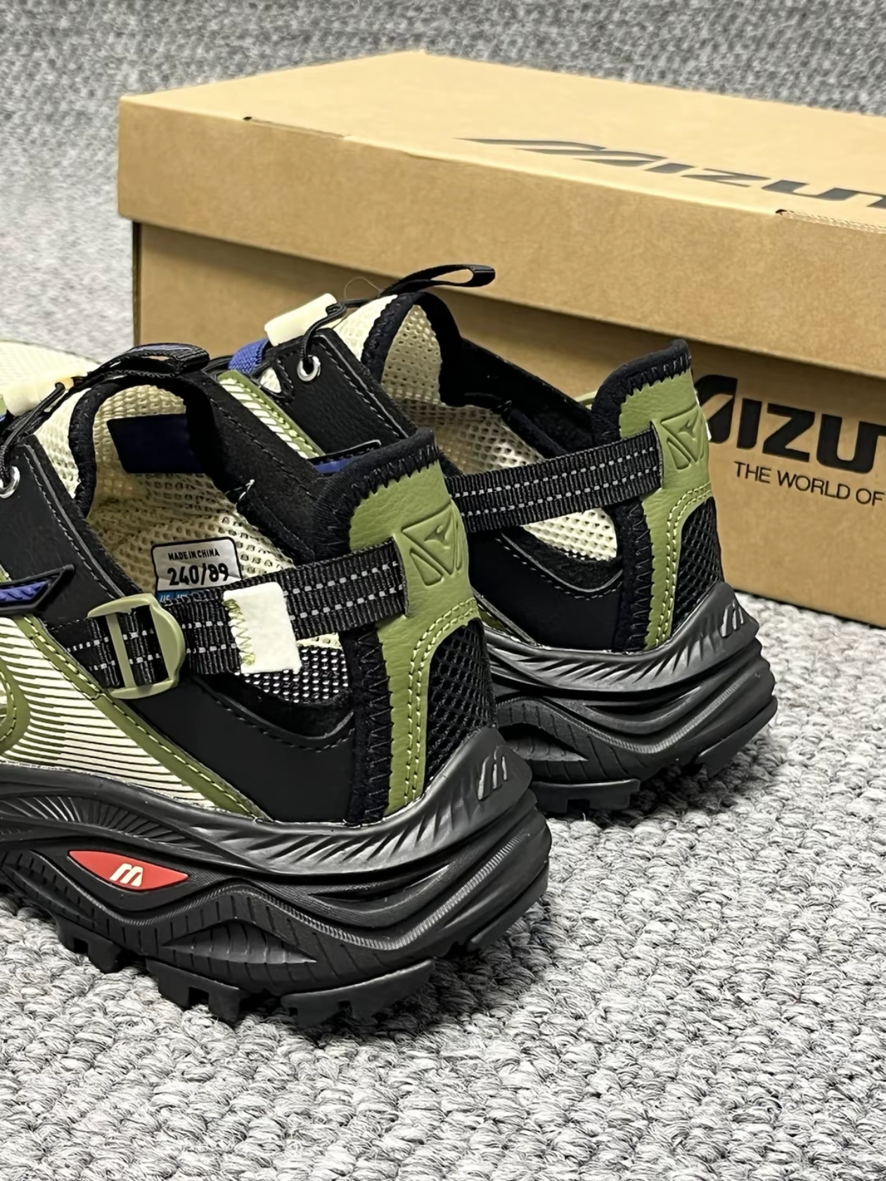Mizuno Racer Trail SE Khaki, Mizuno Racer Trail SE Silver Grey 착용 스타일 - 8