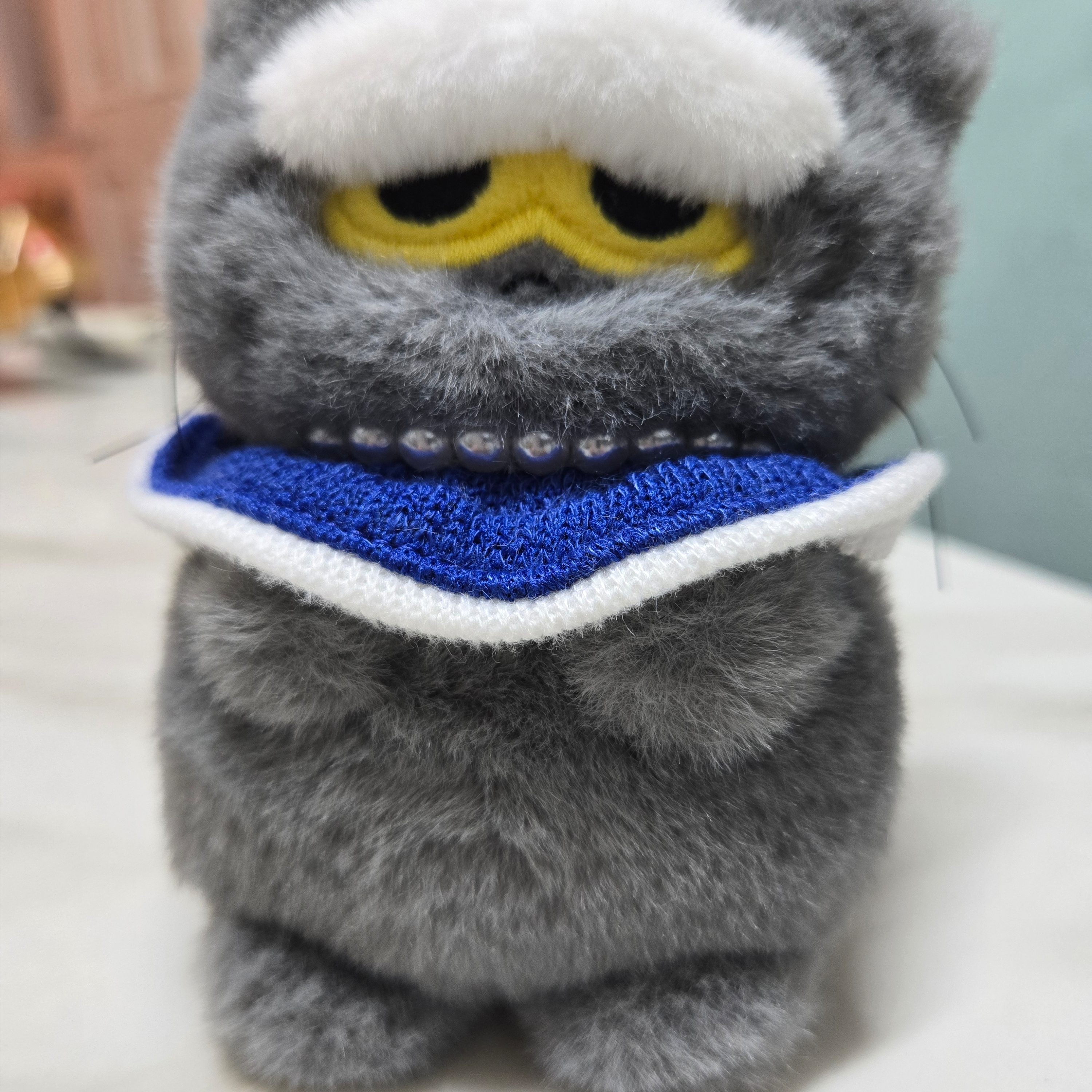 Zo&Friends Zoa Plush Keyring Grey 착용 스타일