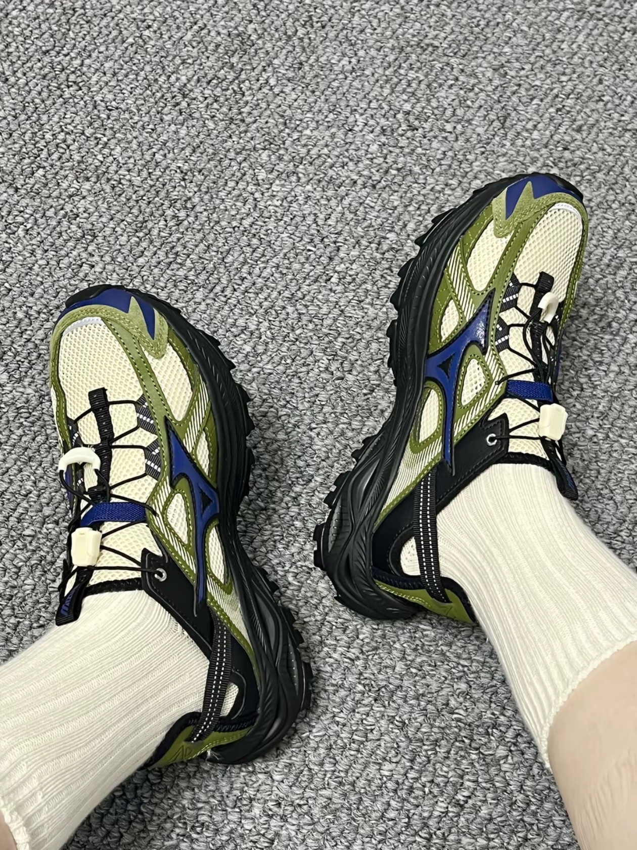 Mizuno Racer Trail SE Khaki, Mizuno Racer Trail SE Silver Grey 착용 스타일 - 4